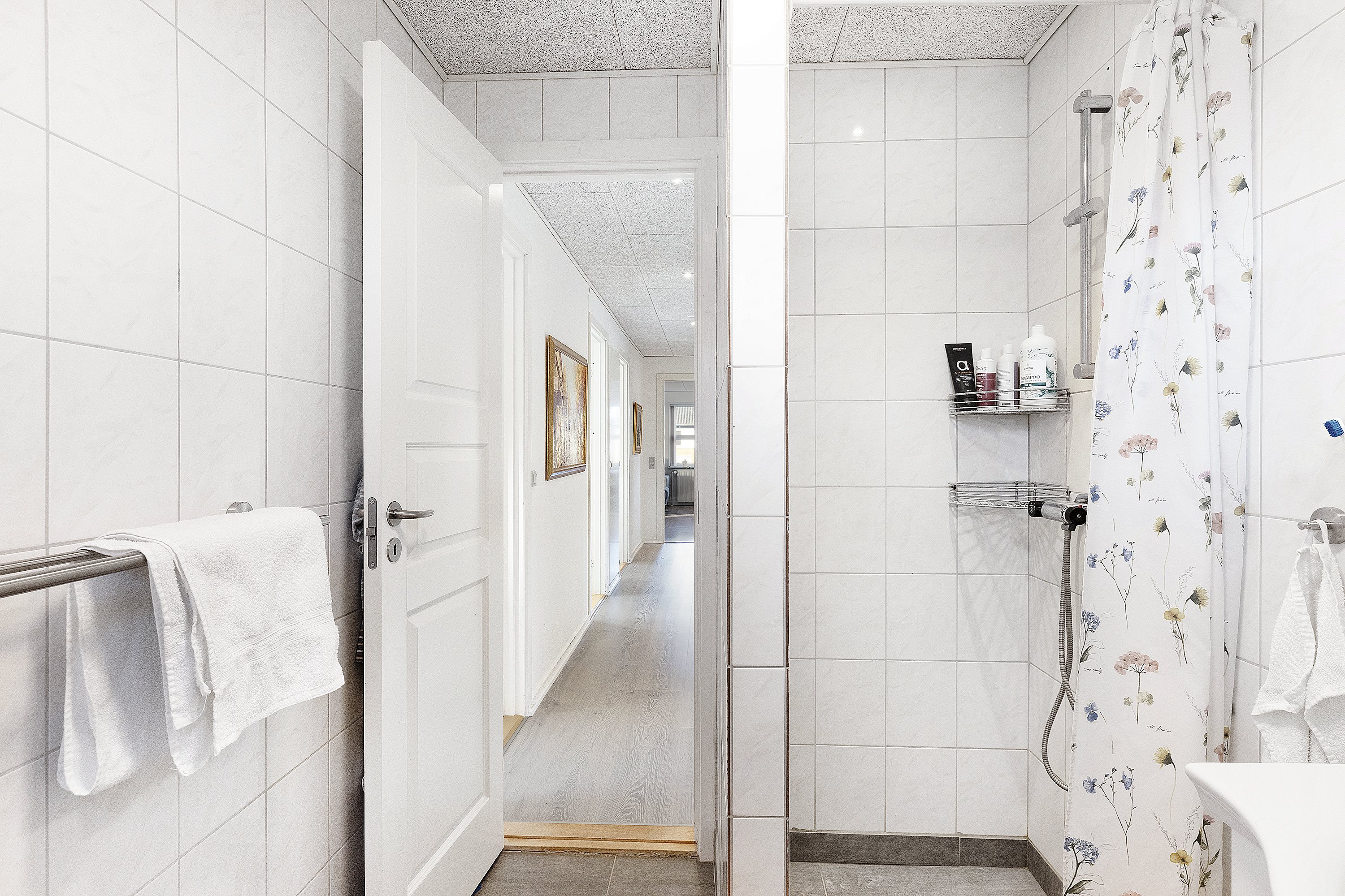 Fremhævet badeværelse billede i fuldskærmstilstand. Billede af Benediktesvej 52, 6320 Egernsund