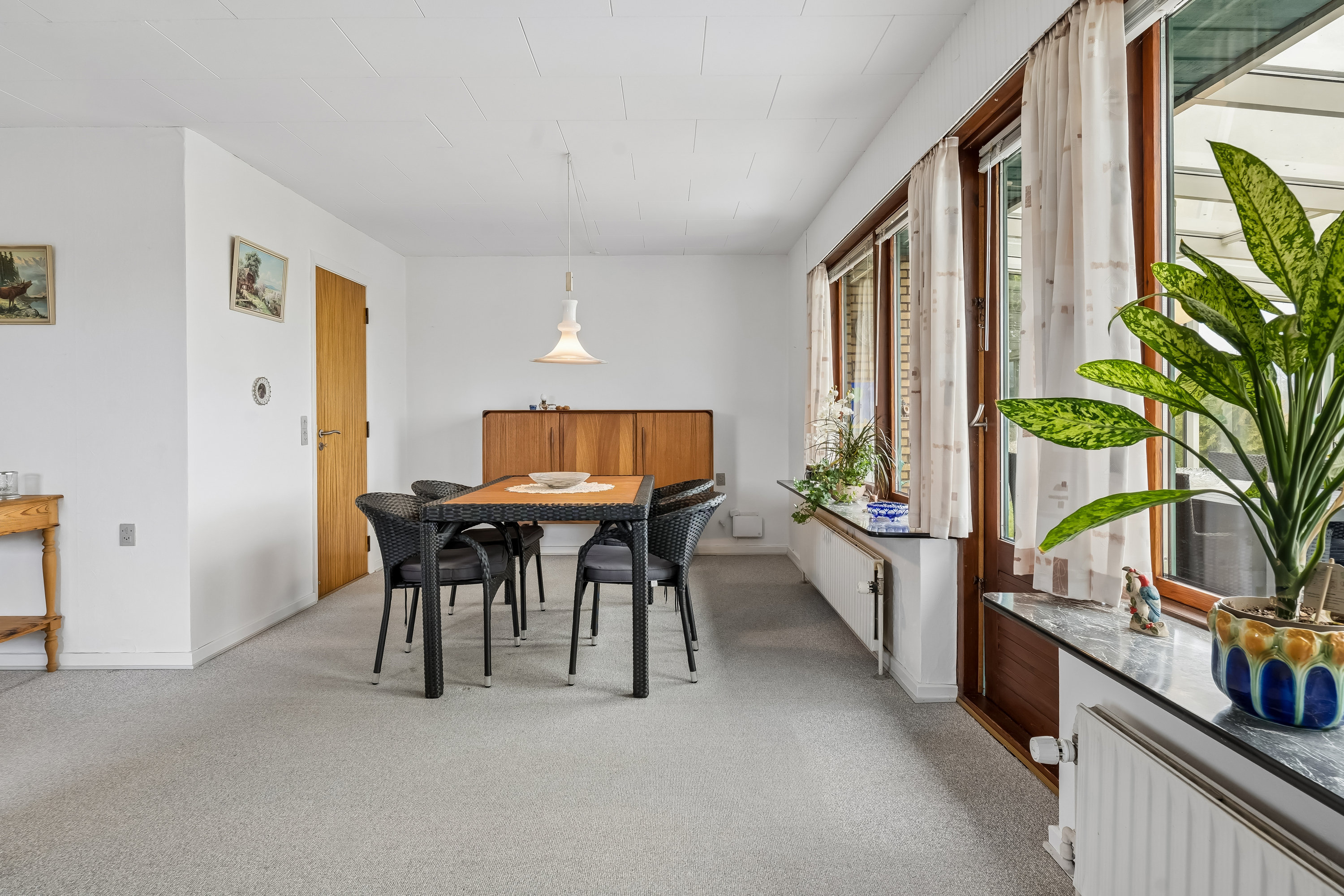Fremhævet spisestue billede i fuldskærmstilstand. Billede af Spættevej 1, Ø Snede, 8723 Løsning