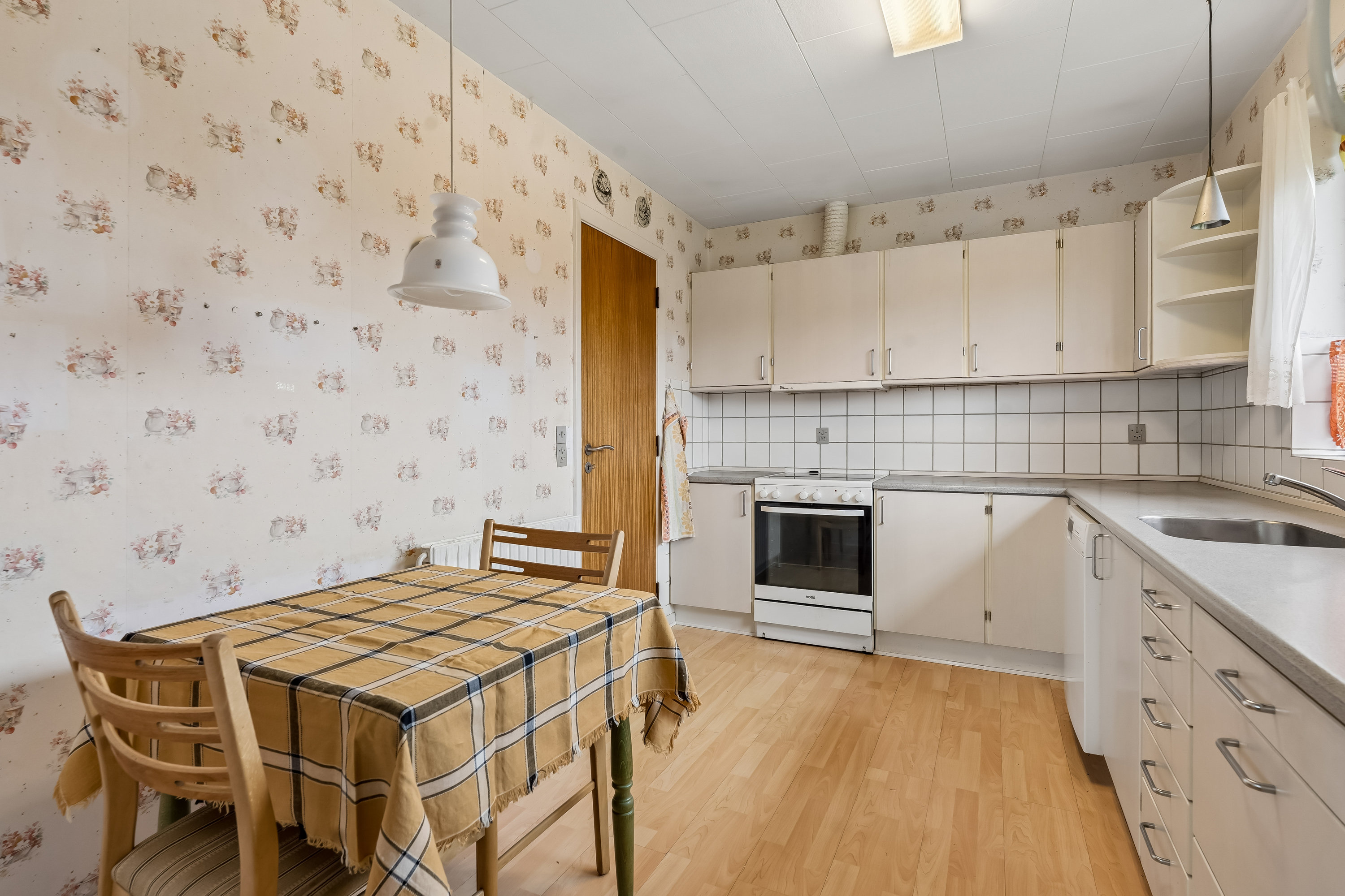 Fremhævet køkken billede i fuldskærmstilstand. Billede af Spættevej 1, Ø Snede, 8723 Løsning