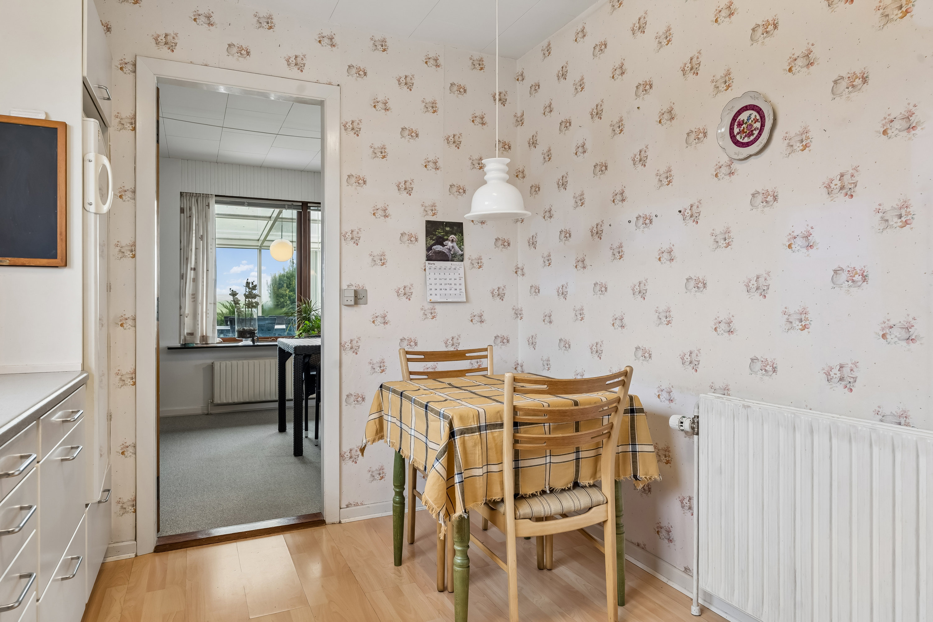 Fremhævet køkken billede i fuldskærmstilstand. Billede af Spættevej 1, Ø Snede, 8723 Løsning