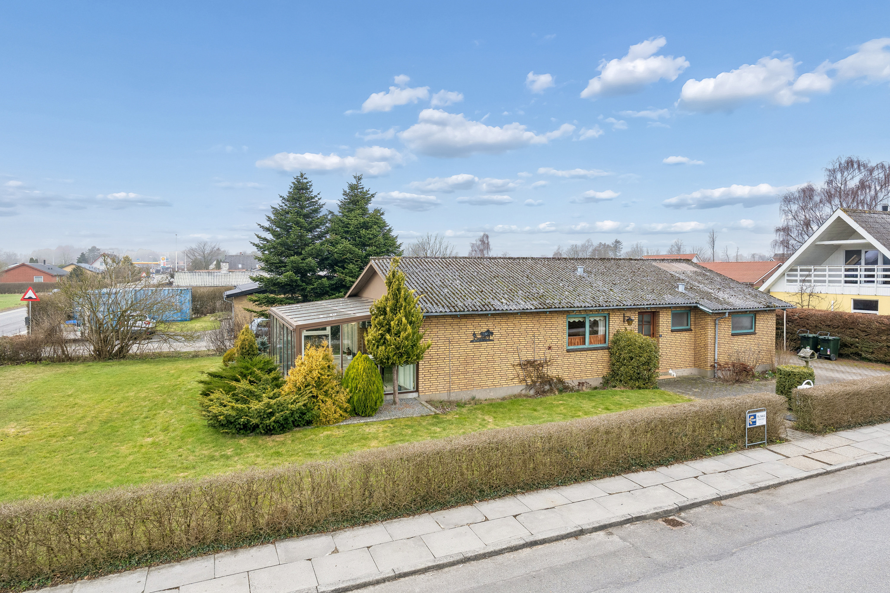 Fremhævet ejendommen billede i fuldskærmstilstand. Billede af Spættevej 1, Ø Snede, 8723 Løsning