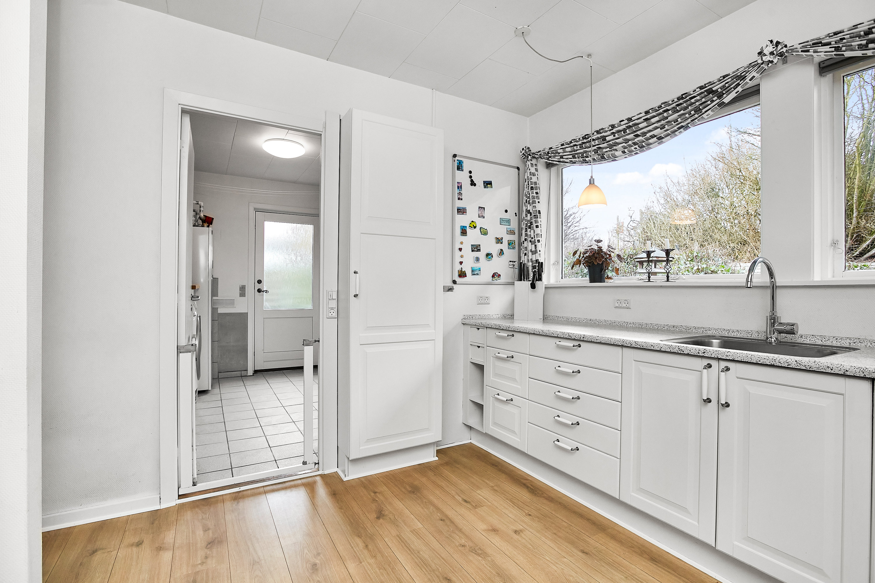 Fremhævet køkken billede i fuldskærmstilstand. Billede af Grønbjergvej 2, 8700 Horsens