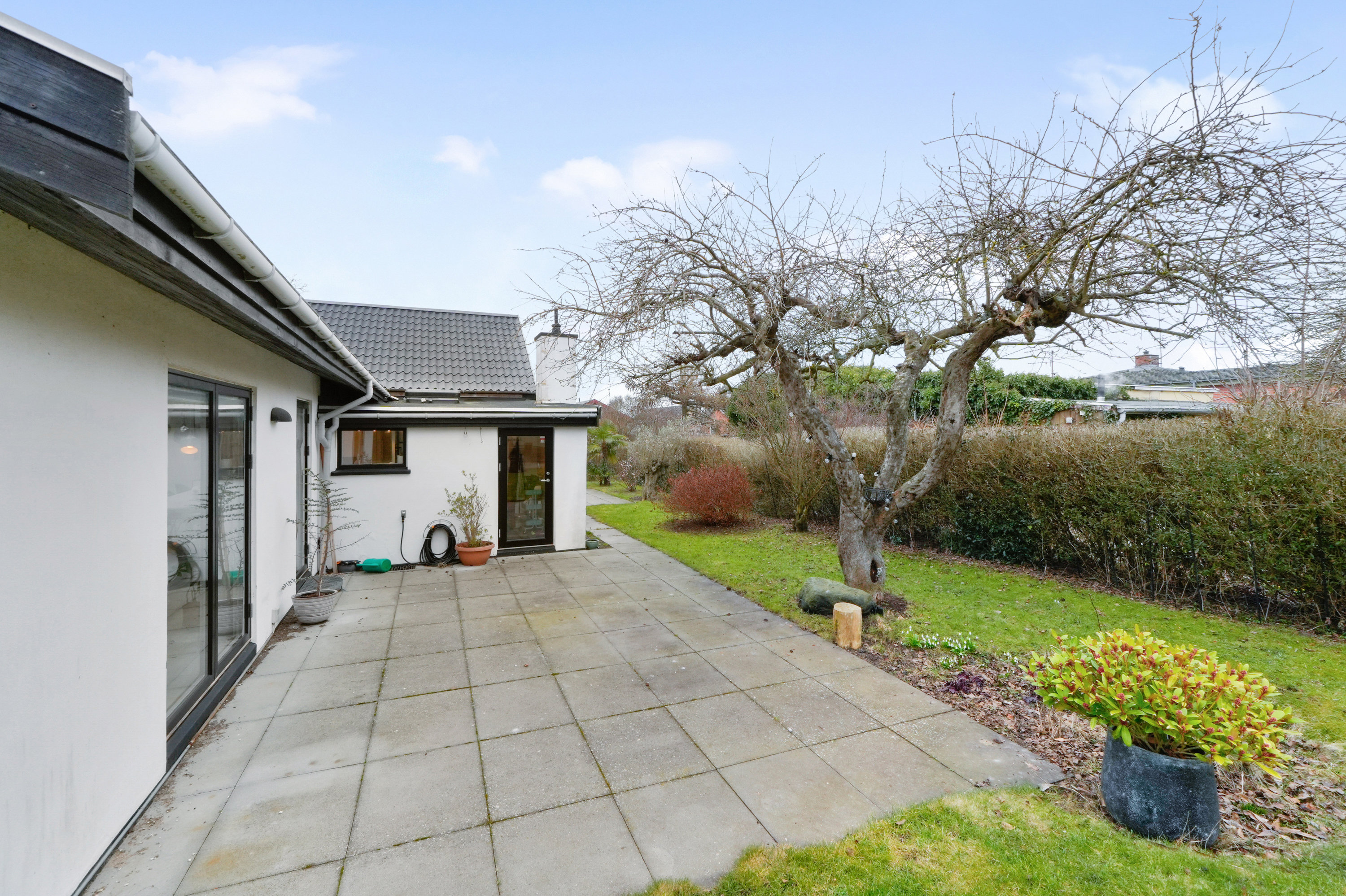 Fremhævet facade billede i fuldskærmstilstand. Billede af Grænsevej 24, 2650 Hvidovre