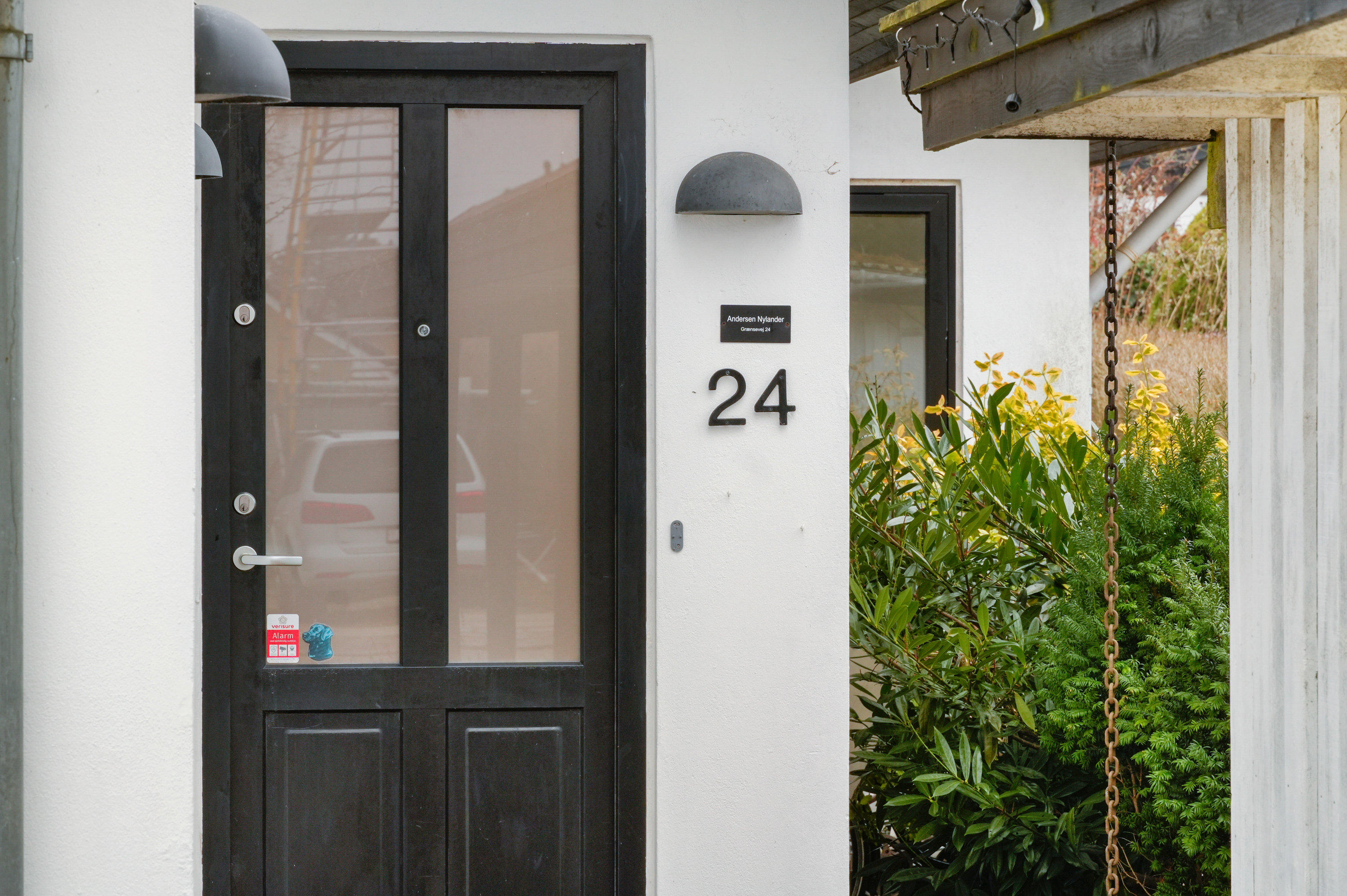 Fremhævet facade billede i fuldskærmstilstand. Billede af Grænsevej 24, 2650 Hvidovre