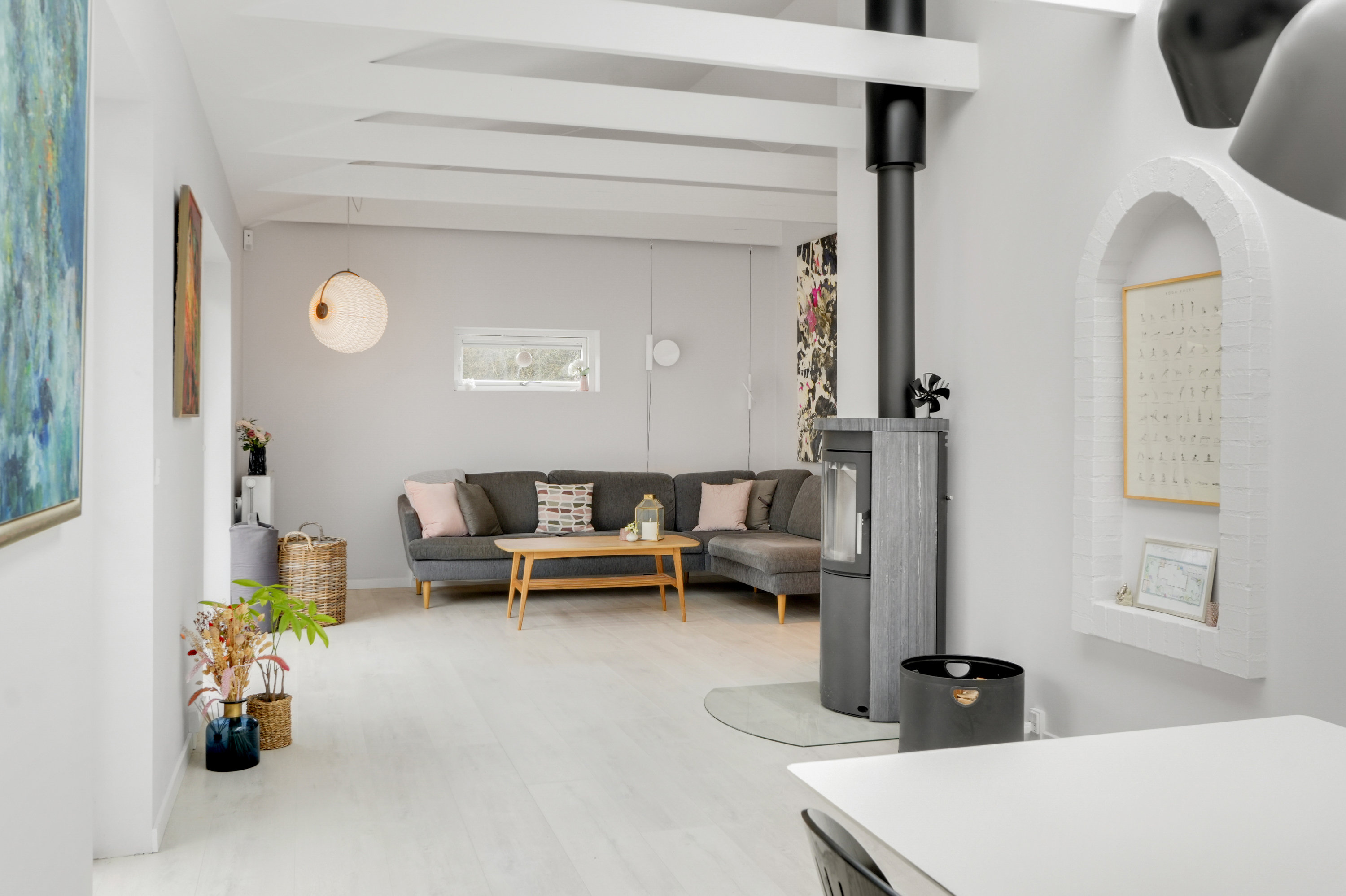 Fremhævet stue billede i fuldskærmstilstand. Billede af Grænsevej 24, 2650 Hvidovre