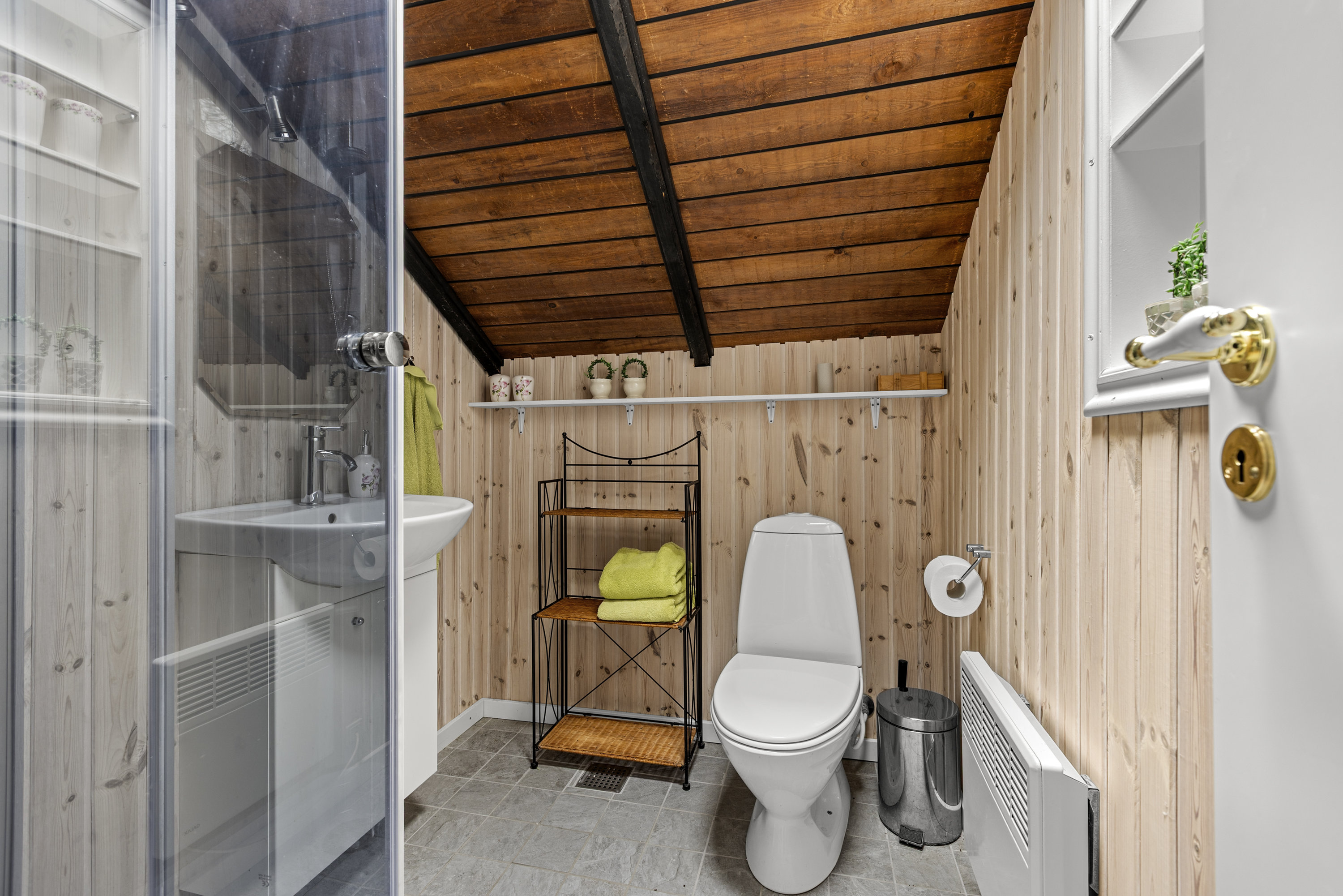 Fremhævet badeværelse billede i fuldskærmstilstand. Billede af Strandbjerggårdsvej 29, 4400 Kalundborg