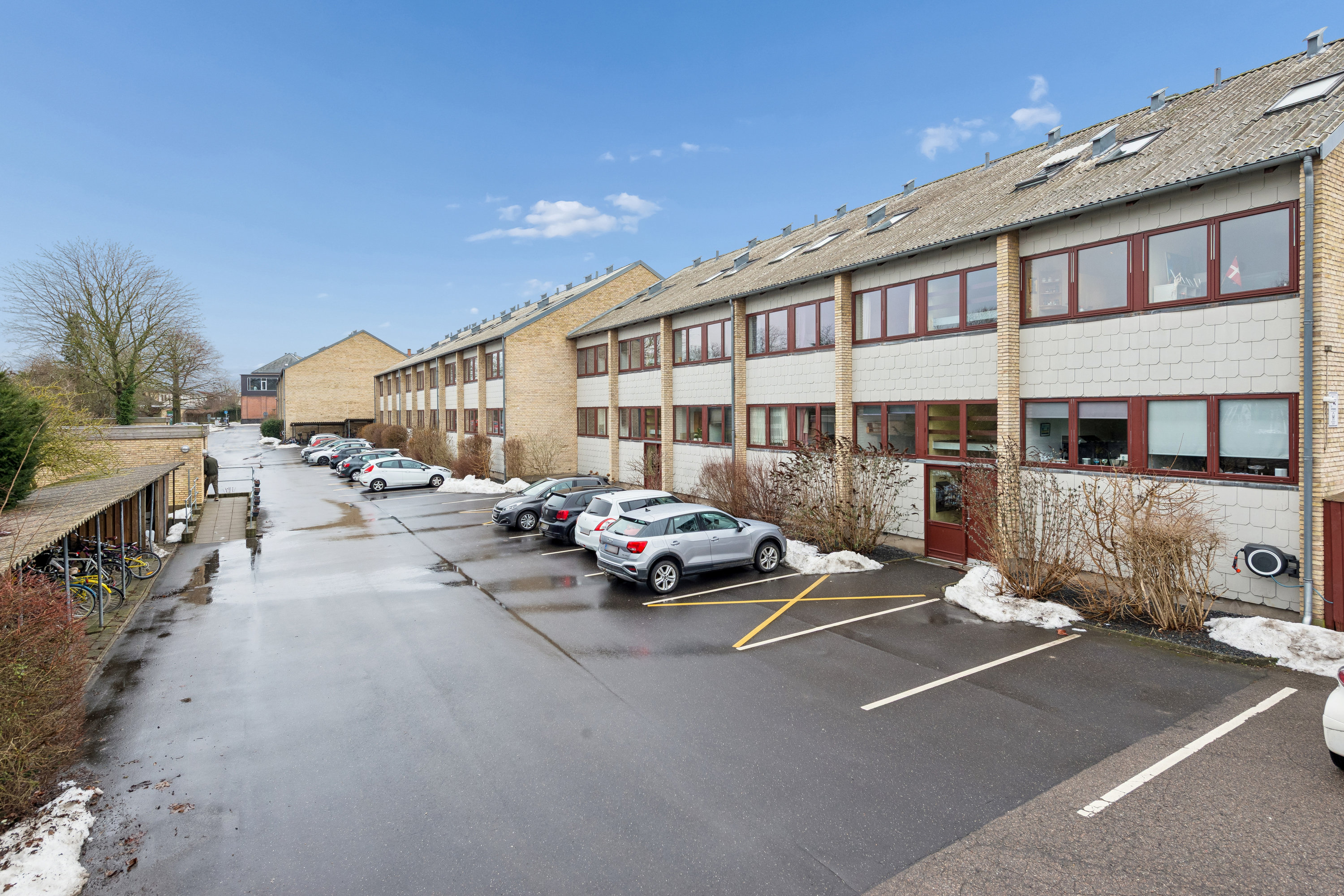 Fremhævet andet billede i fuldskærmstilstand. Billede af Brinchs Have 11, 2. th., 2630 Taastrup