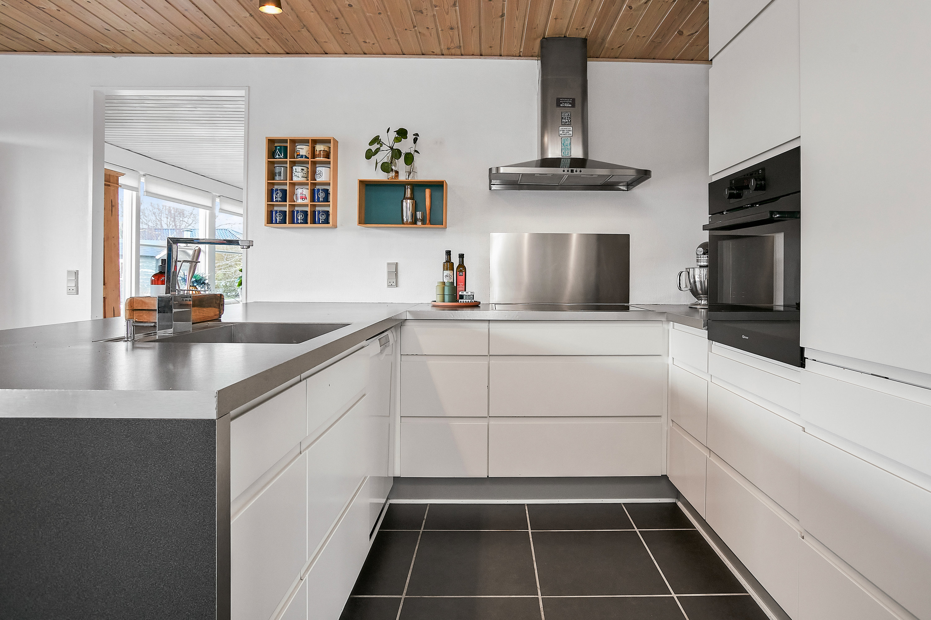 Fremhævet køkken/alrum billede i fuldskærmstilstand. Billede af Krokusvej 77, Tyrsted, 8700 Horsens