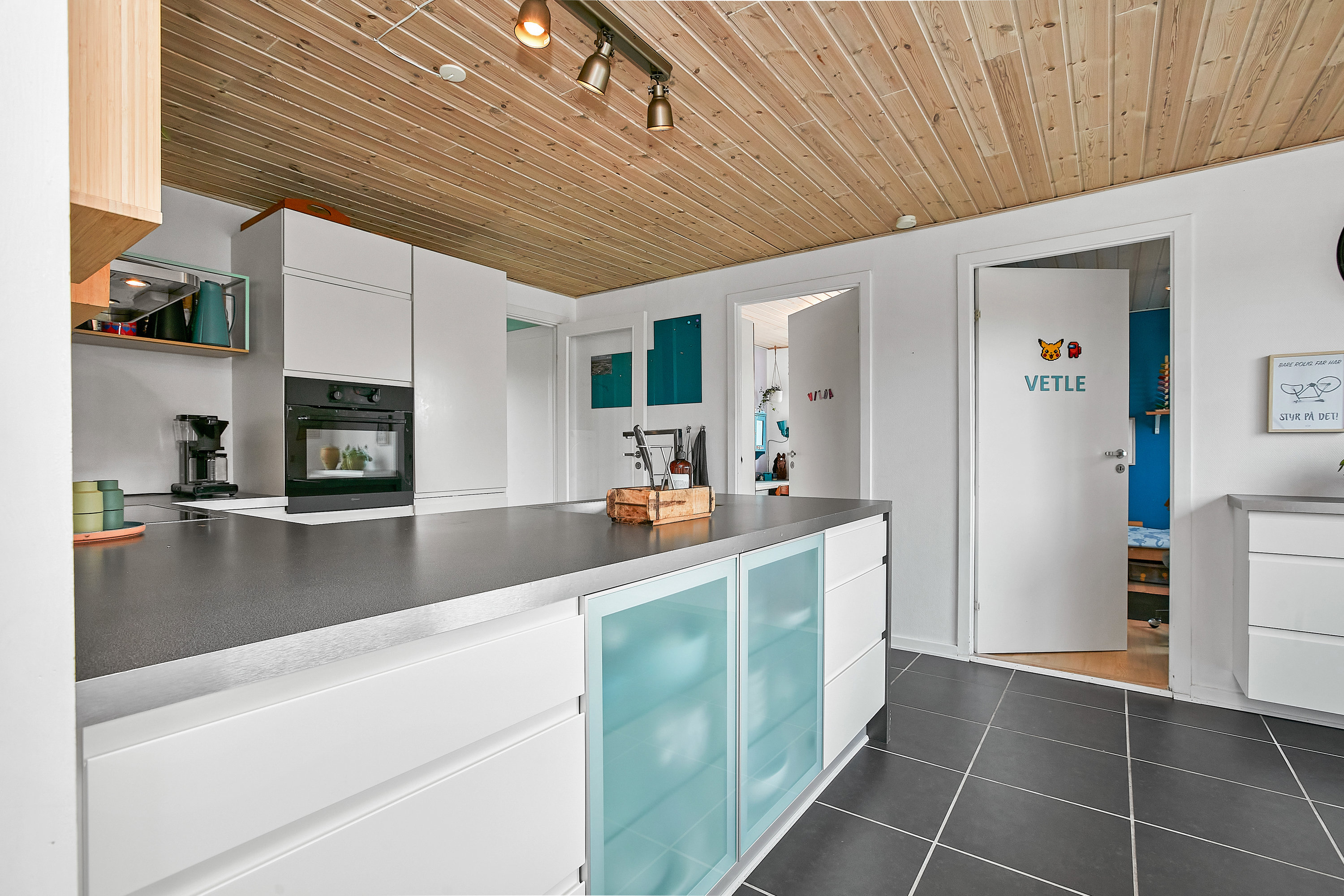 Fremhævet køkken/alrum billede i fuldskærmstilstand. Billede af Krokusvej 77, Tyrsted, 8700 Horsens