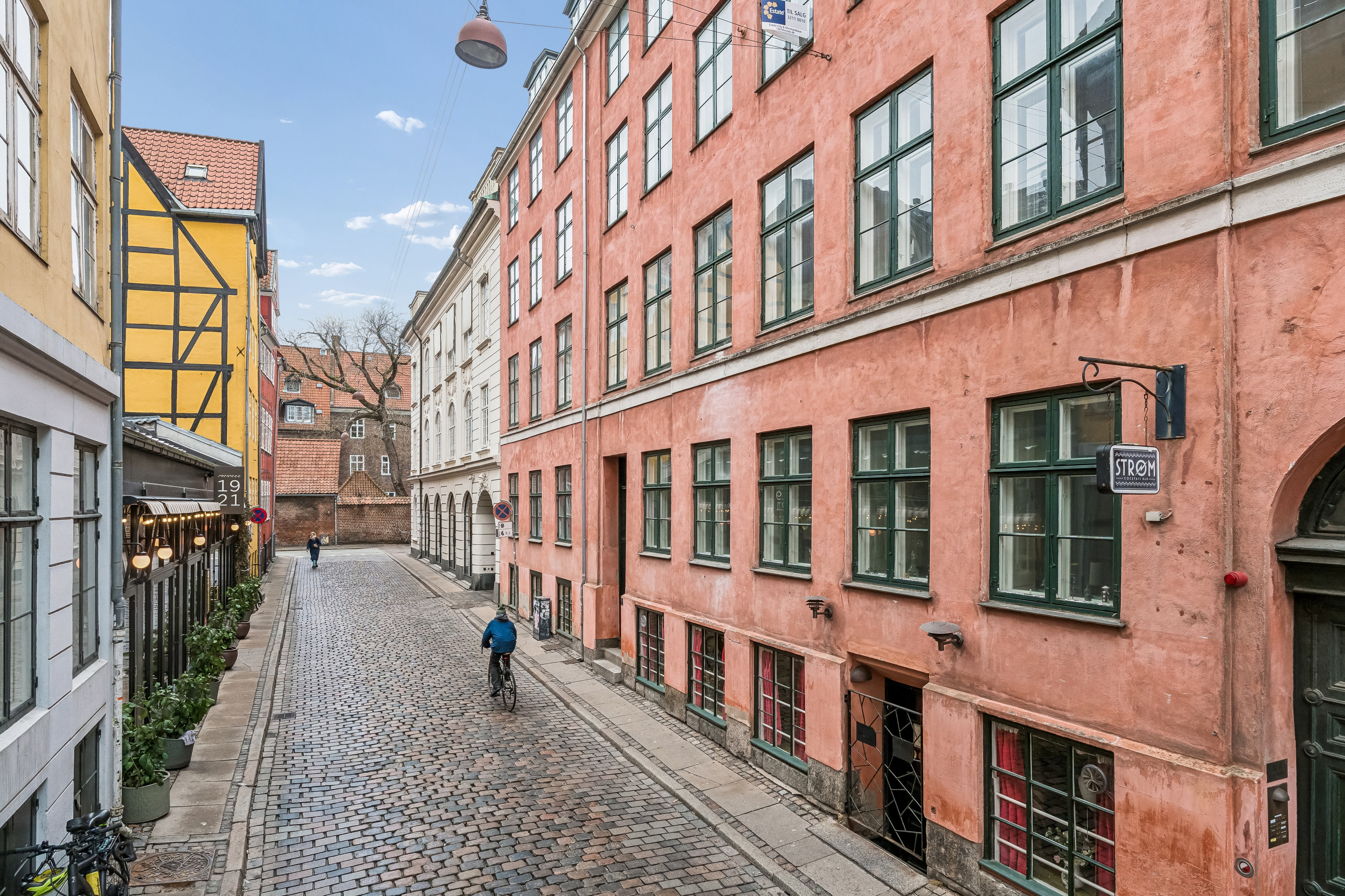 Fremhævet andet billede i fuldskærmstilstand. Billede af Niels Hemmingsens Gade 32, 2. tv., 1153 København K