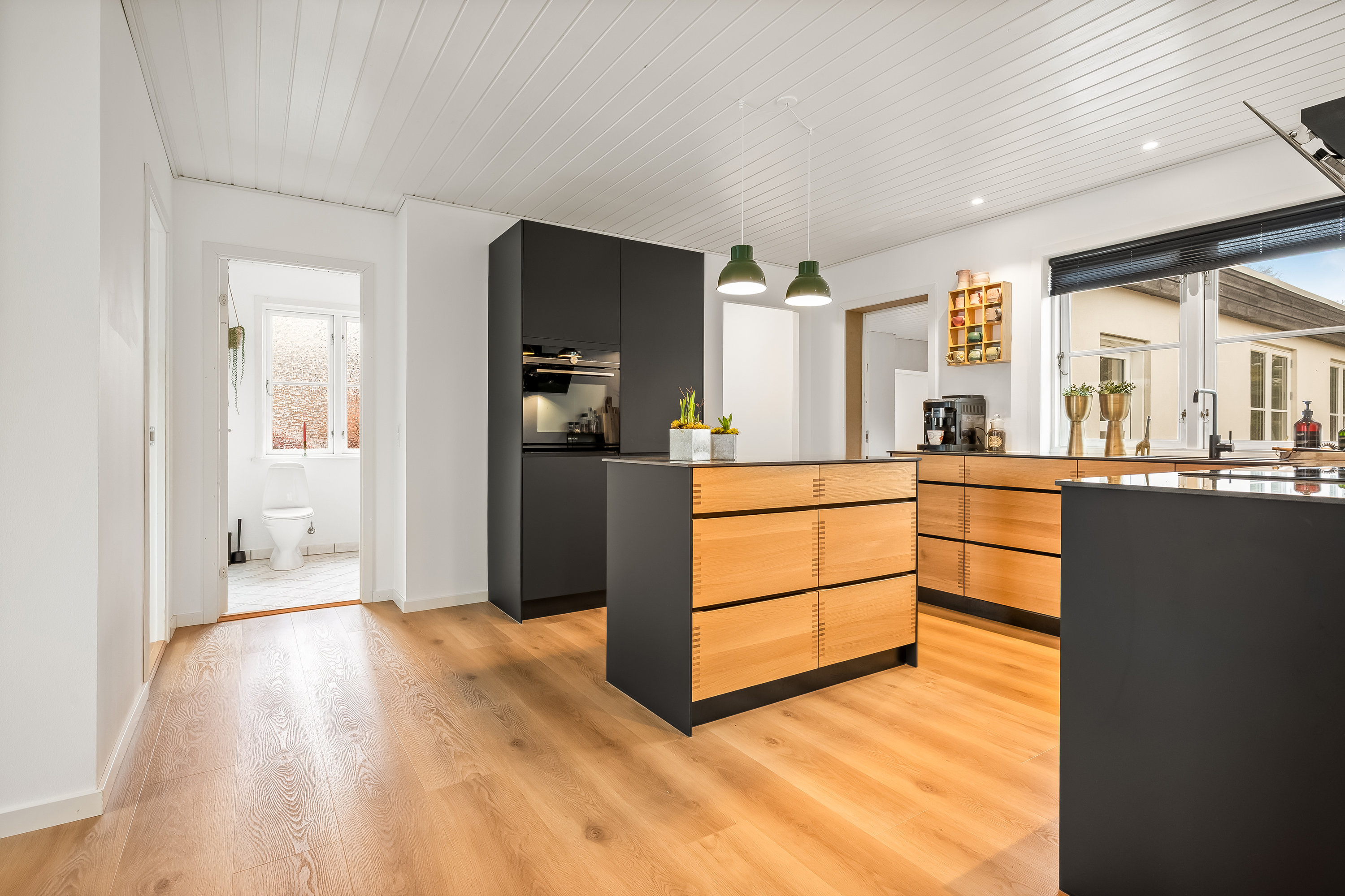 Fremhævet køkken billede i fuldskærmstilstand. Billede af Stenshøj 3, 6950 Ringkøbing