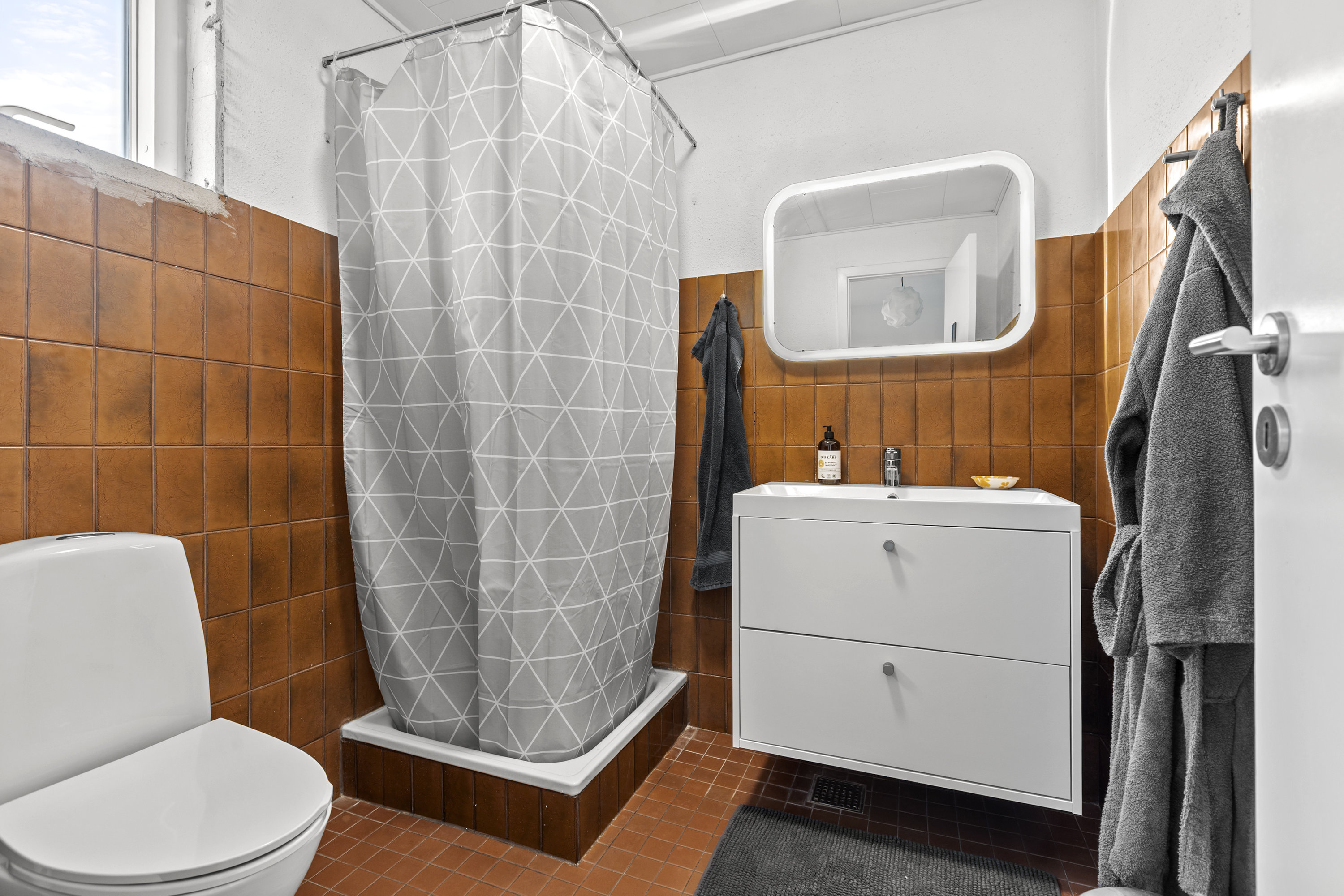 Fremhævet badeværelse billede i fuldskærmstilstand. Billede af Birkevænget 14, 4200 Slagelse