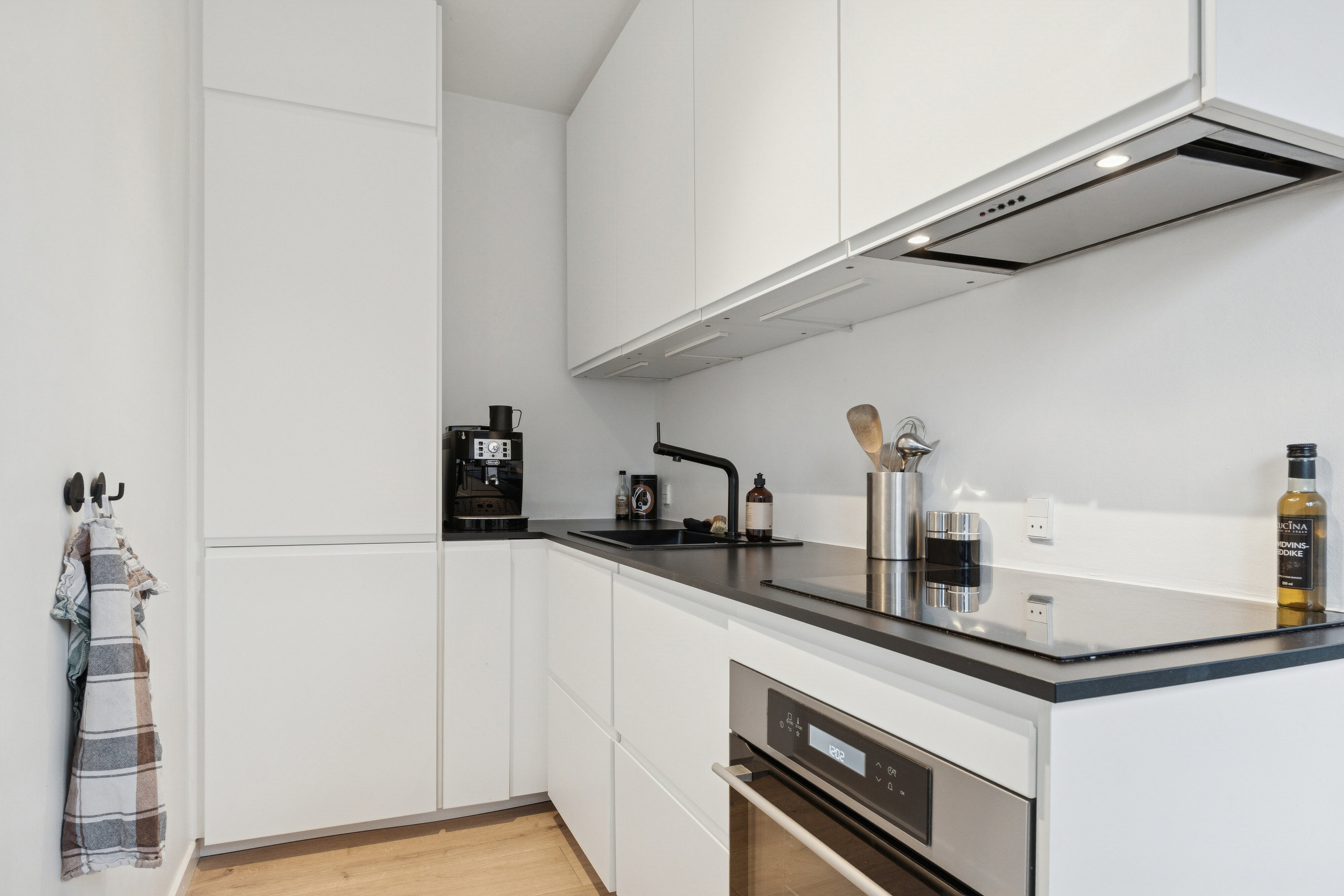 Fremhævet køkken billede i fuldskærmstilstand. Billede af Møllevejen 21, st.. mf., 8000 Aarhus C