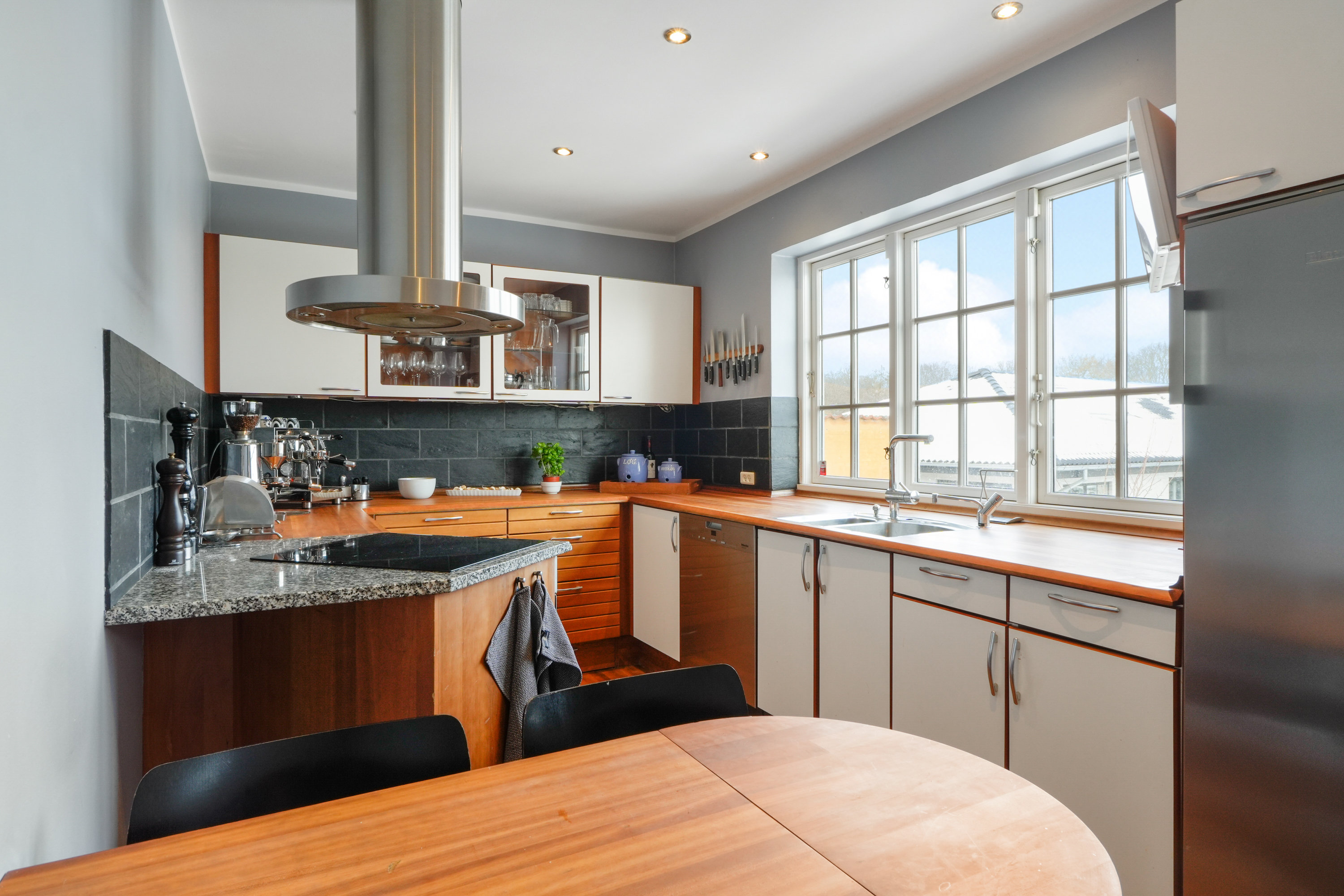 Fremhævet  billede i fuldskærmstilstand. Billede af Vigerslev Alle 370, 2650 Hvidovre