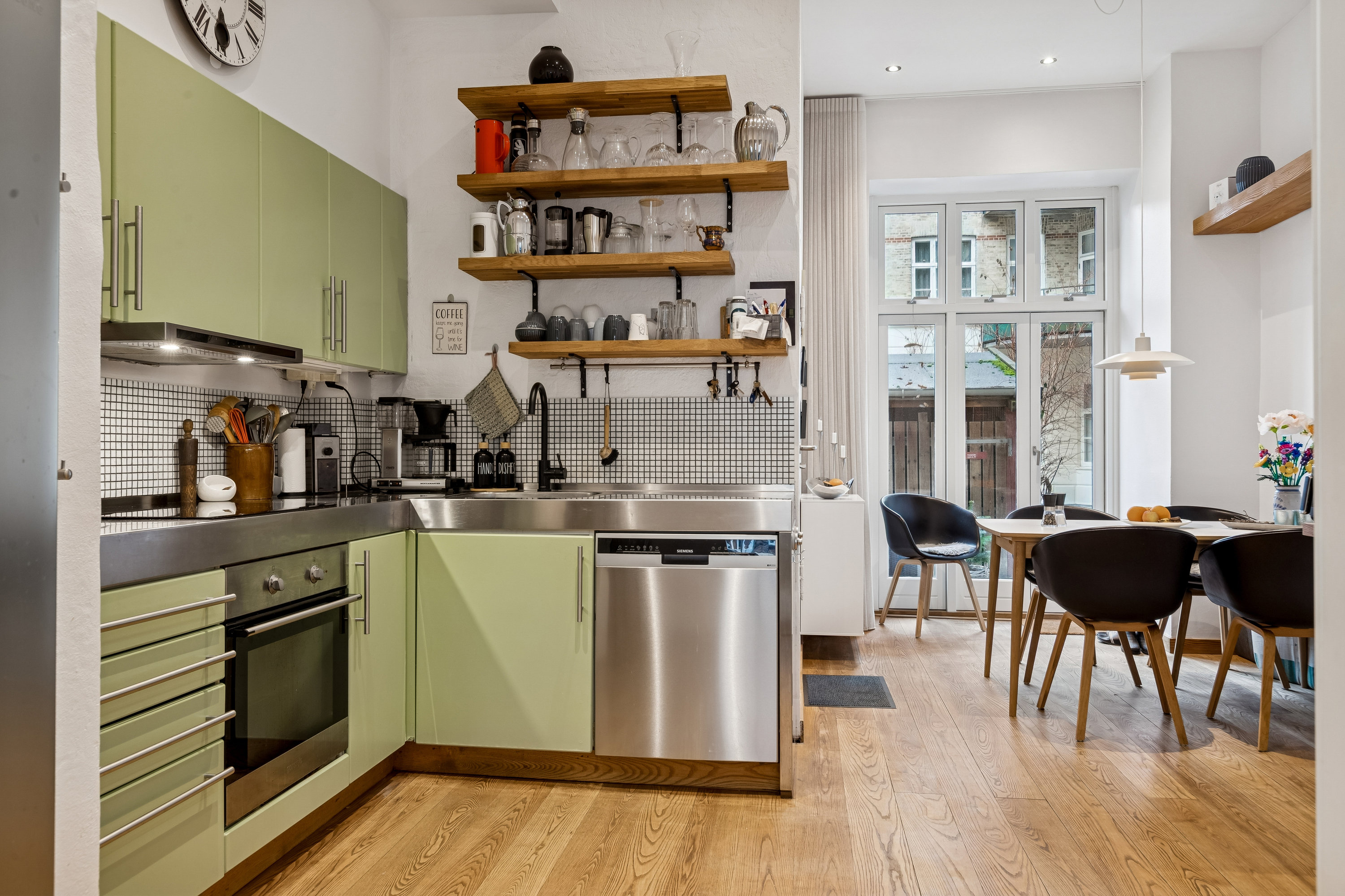 Fremhævet køkken billede i fuldskærmstilstand. Billede af Vestmannagade 2, st.. tv., 2300 København S