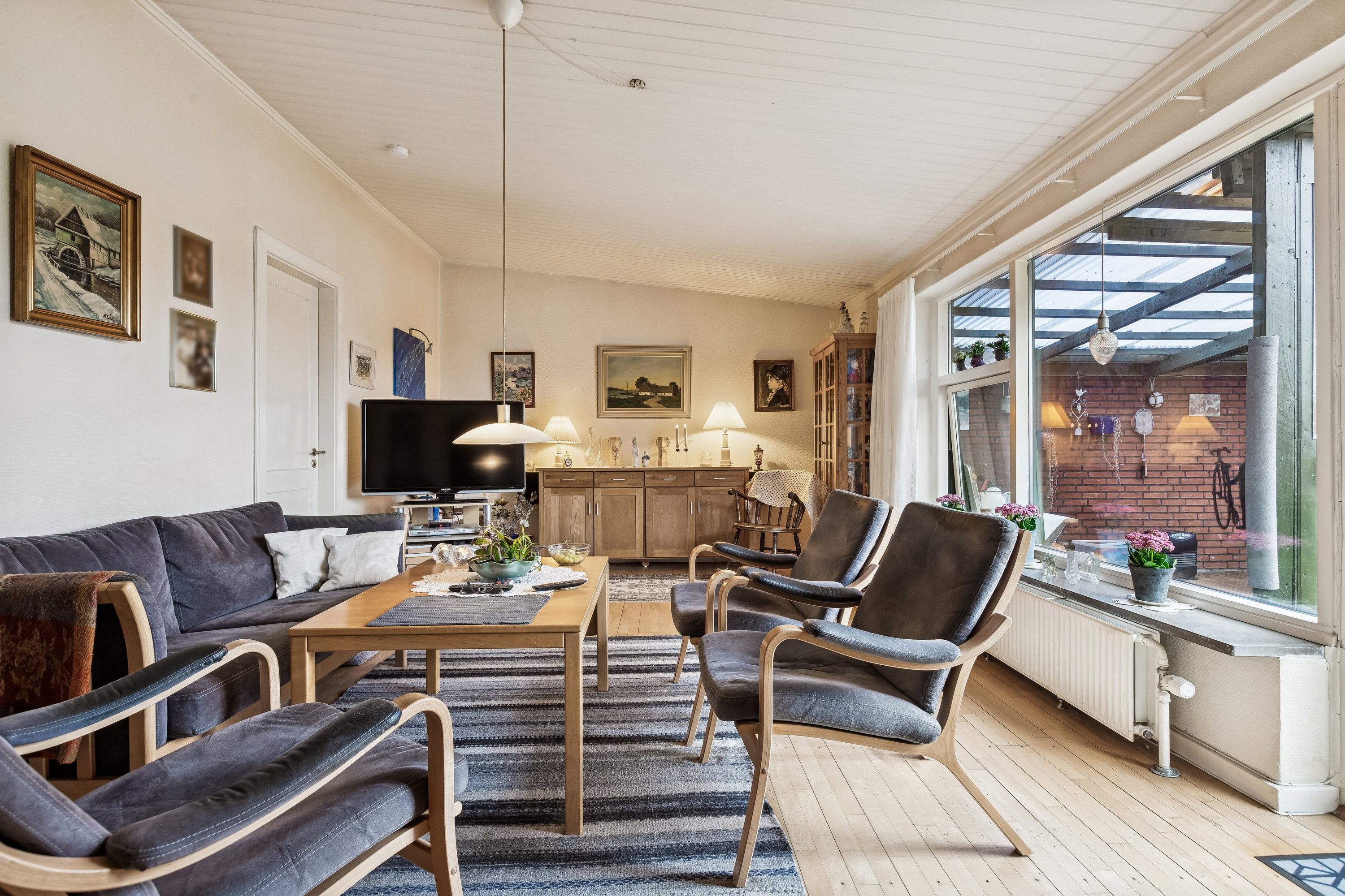 Fremhævet stue billede i fuldskærmstilstand. Billede af Blåhøjvej 8, 2770 Kastrup