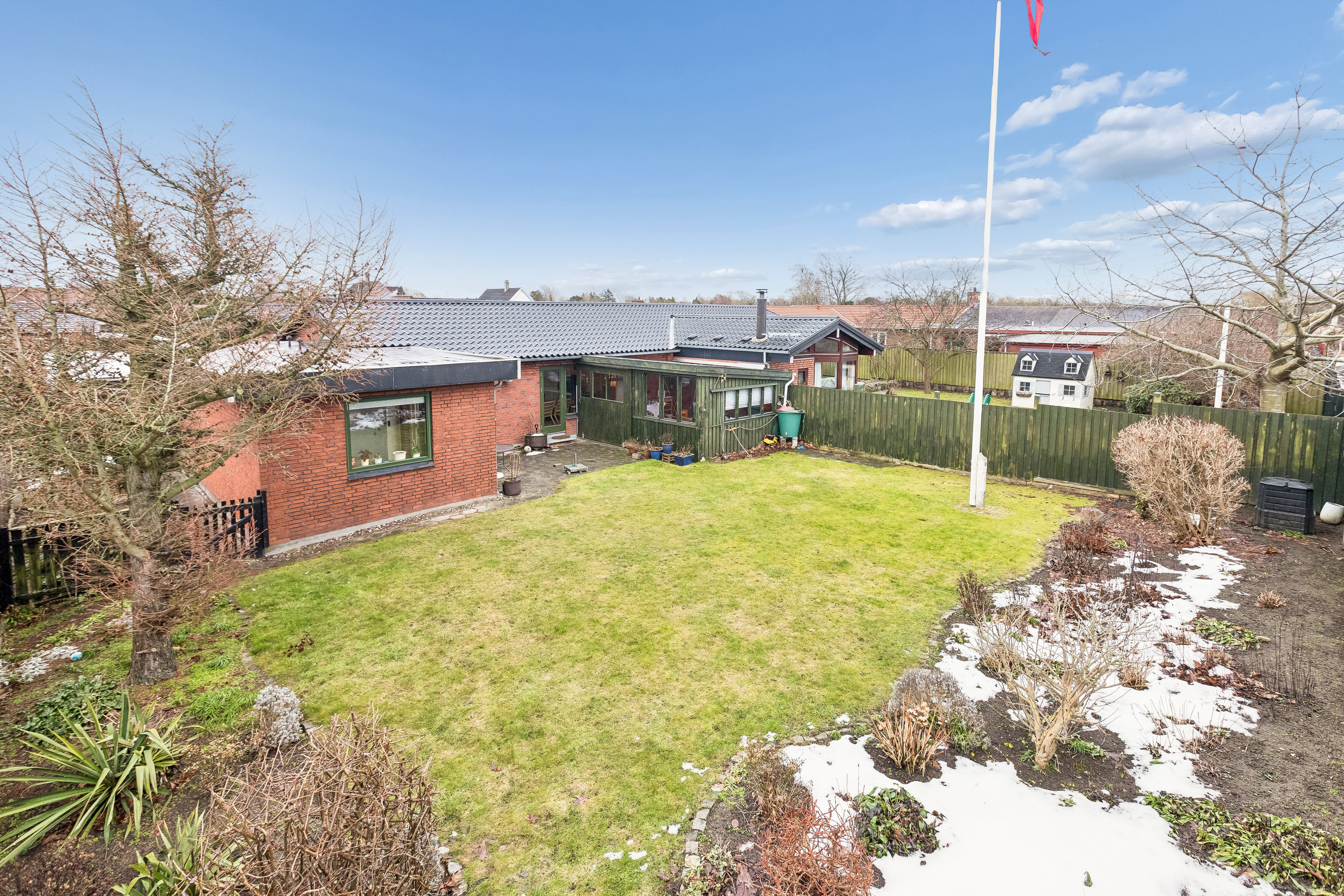 Fremhævet have billede i fuldskærmstilstand. Billede af Blåhøjvej 8, 2770 Kastrup