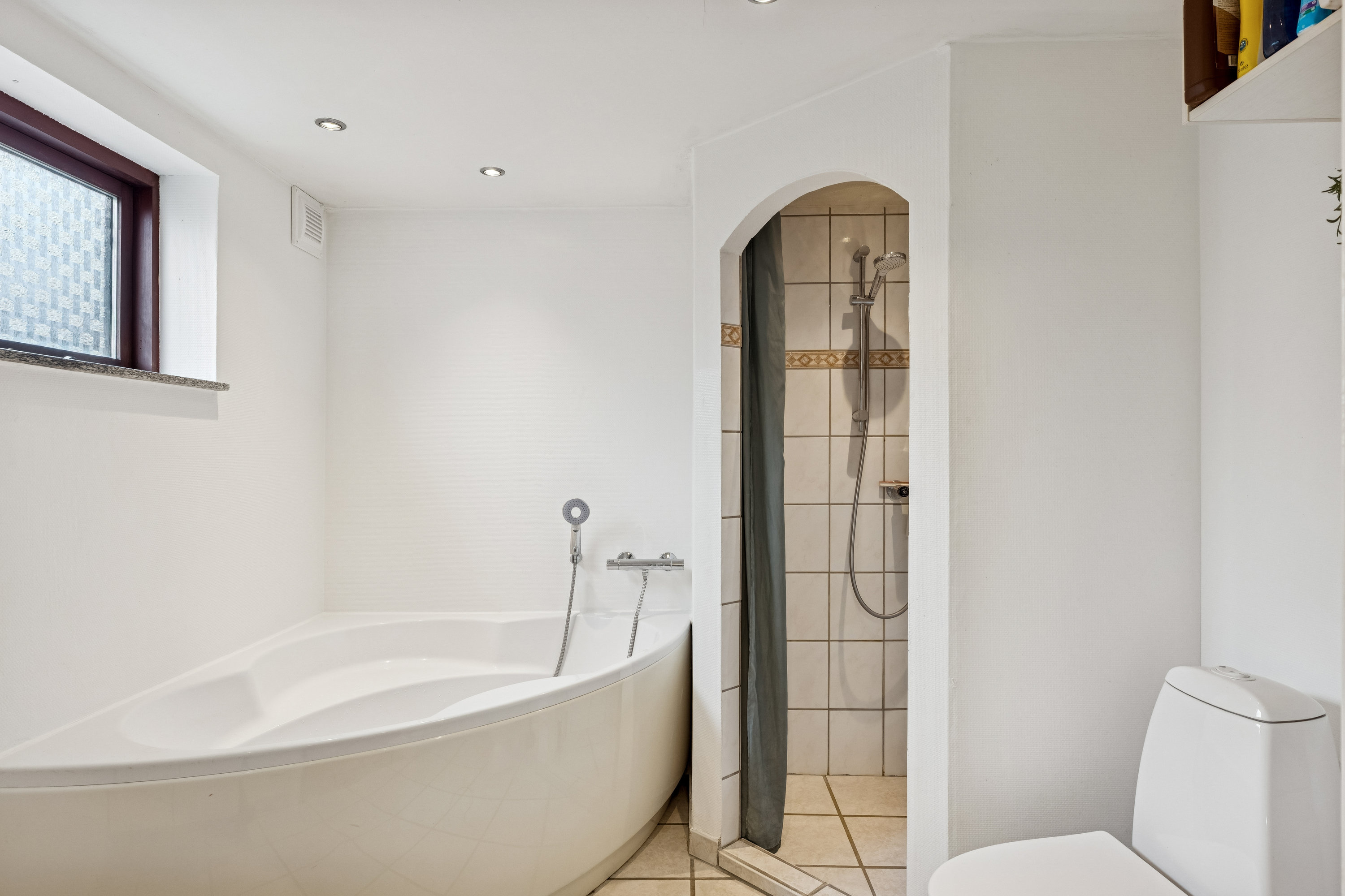 Fremhævet badeværelse billede i fuldskærmstilstand. Billede af Snurom 3, 6300 Gråsten