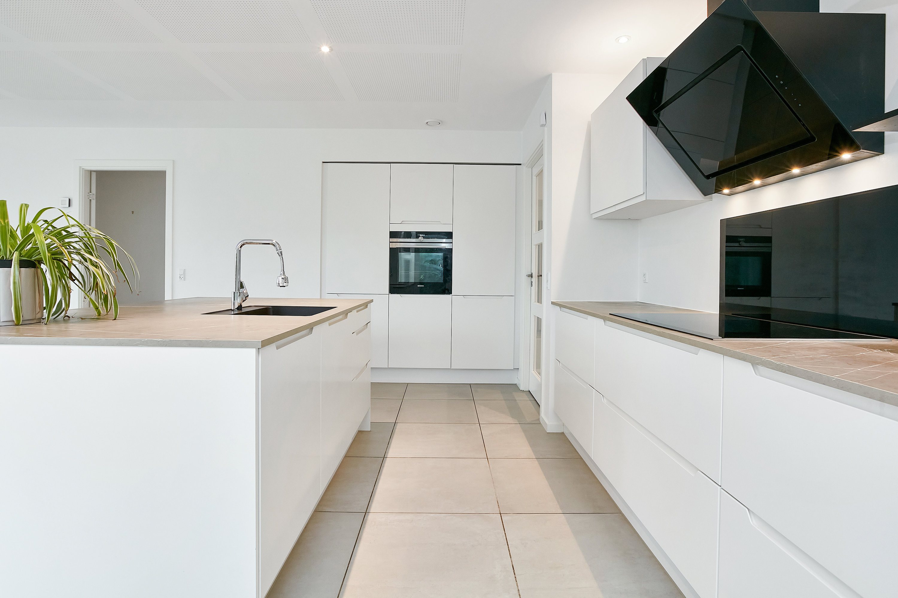 Fremhævet køkken/alrum billede i fuldskærmstilstand. Billede af Druehylden 21, Østerhåb, 8700 Horsens