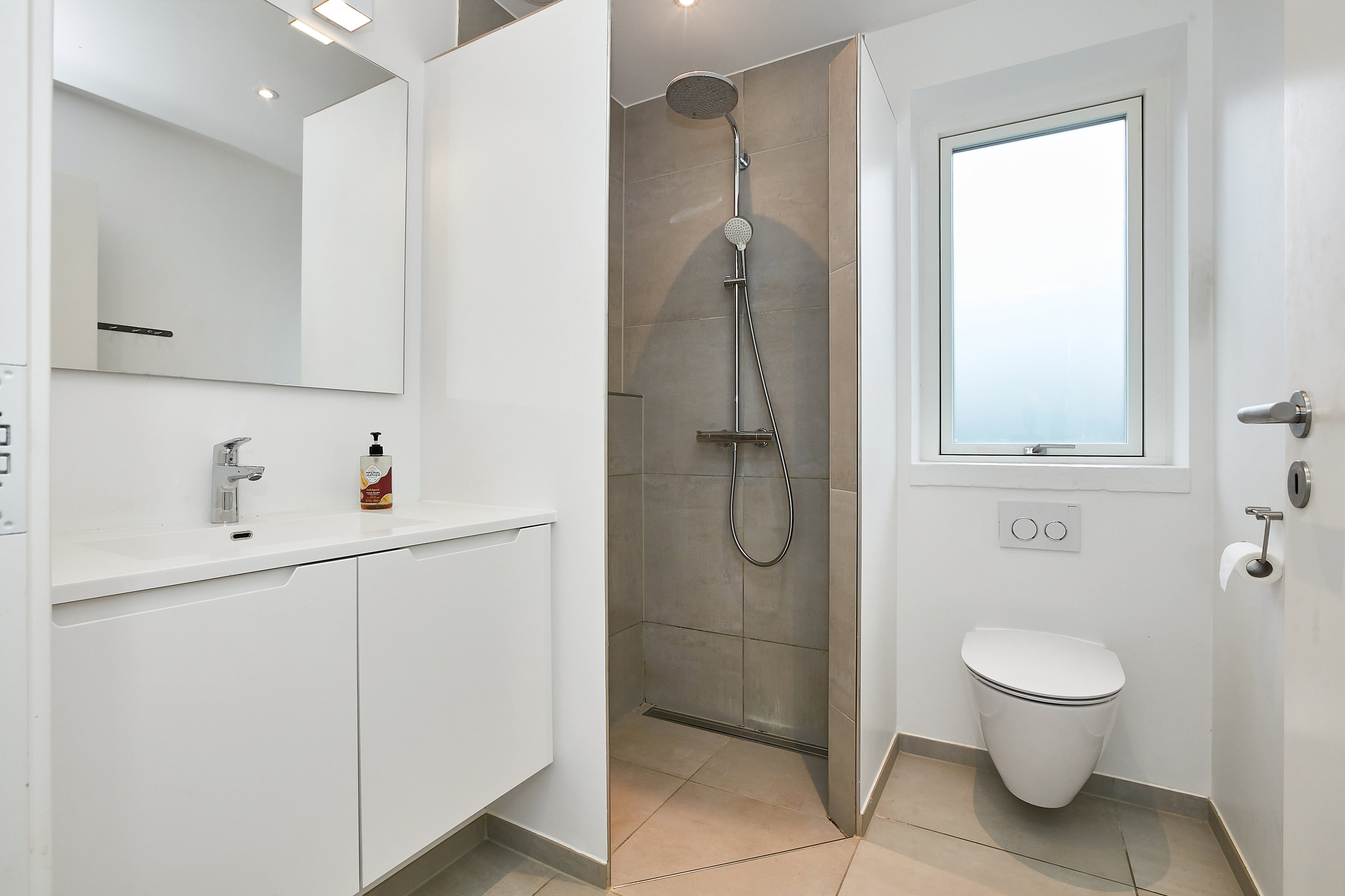 Fremhævet badeværelse billede i fuldskærmstilstand. Billede af Druehylden 21, Østerhåb, 8700 Horsens