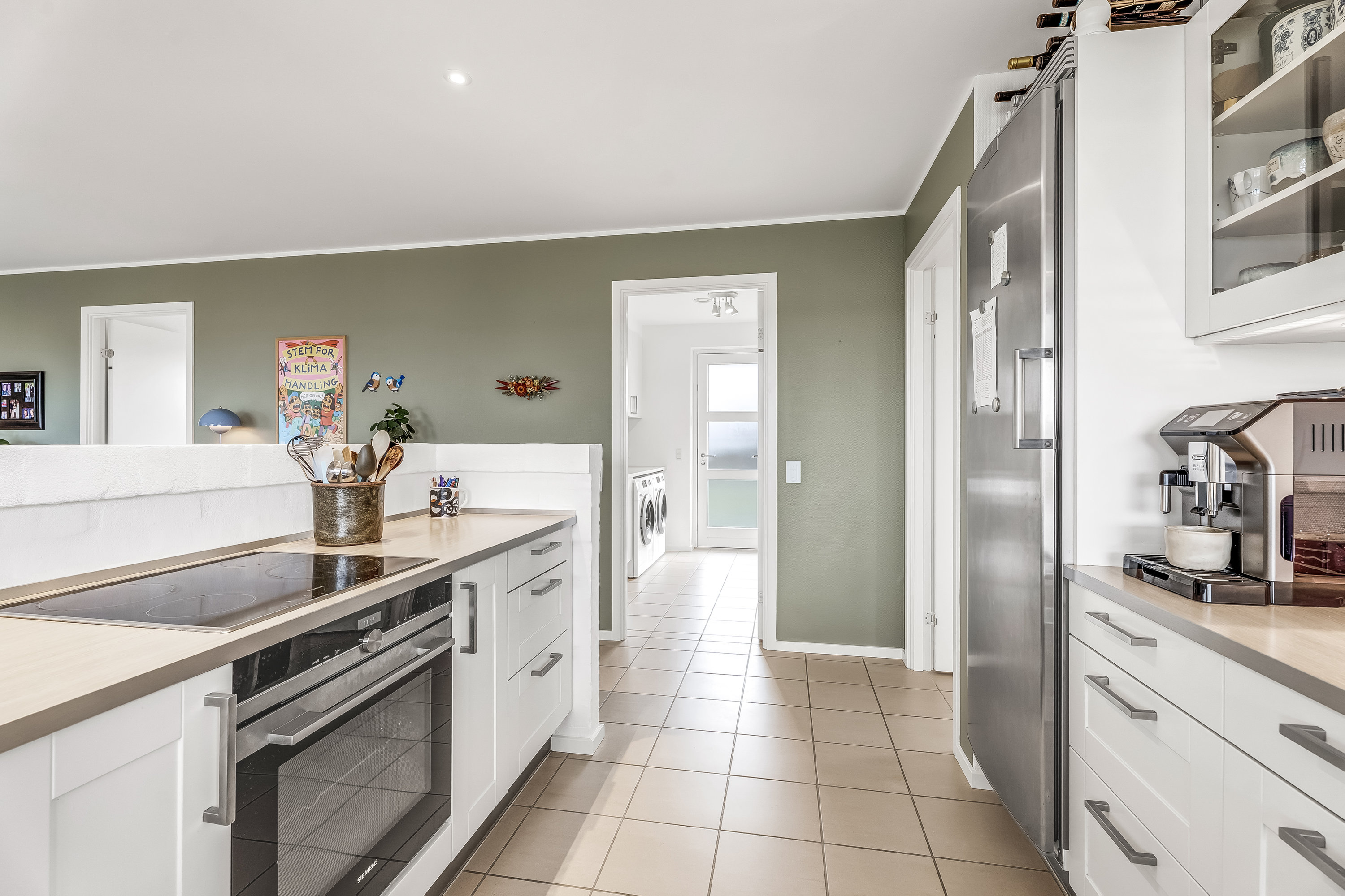 Fremhævet køkken billede i fuldskærmstilstand. Billede af Skovstjernevænget 18, Nordbyen, 4800 Nykøbing F