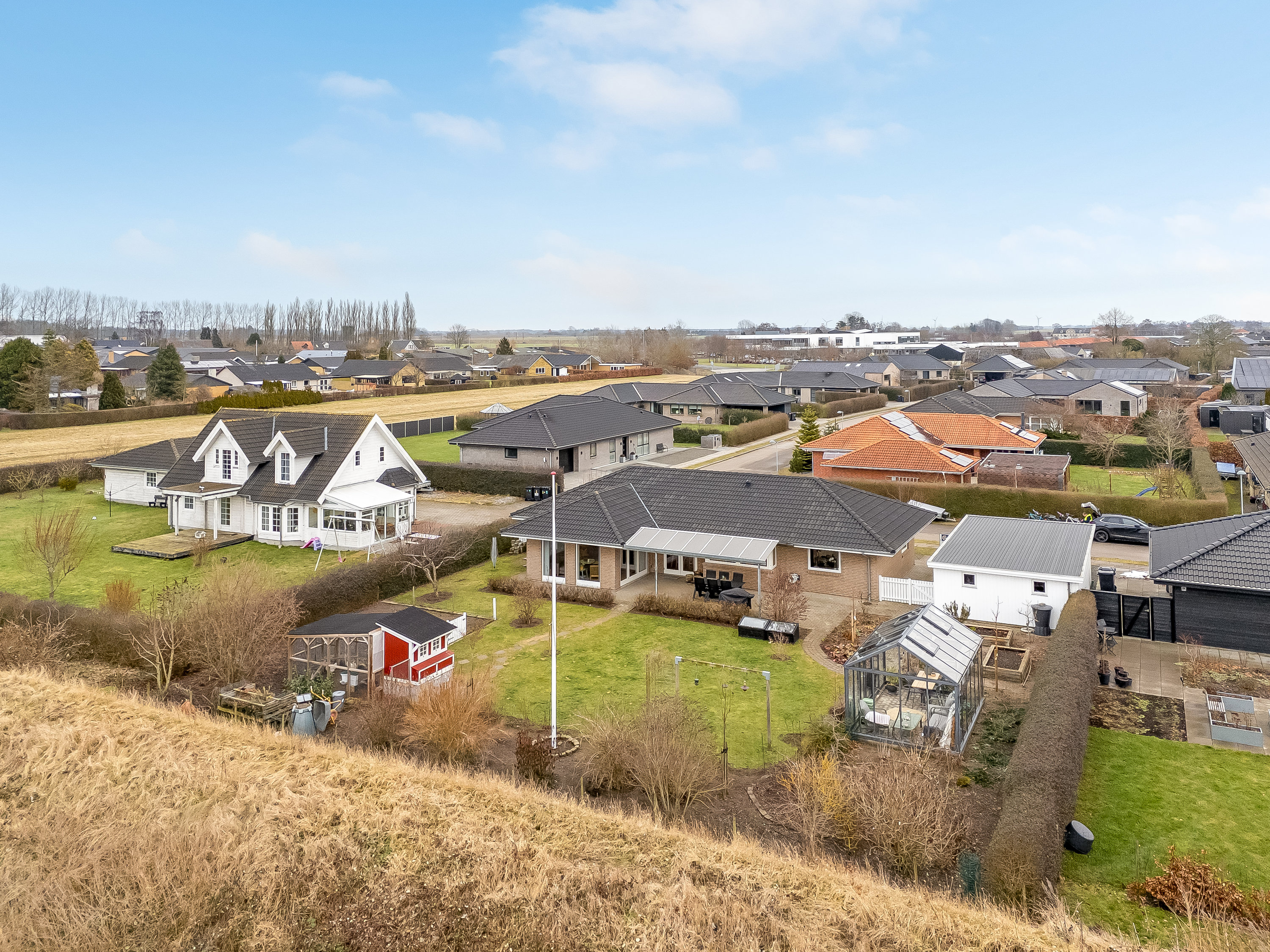 Fremhævet luftfoto billede i fuldskærmstilstand. Billede af Skovstjernevænget 18, Nordbyen, 4800 Nykøbing F