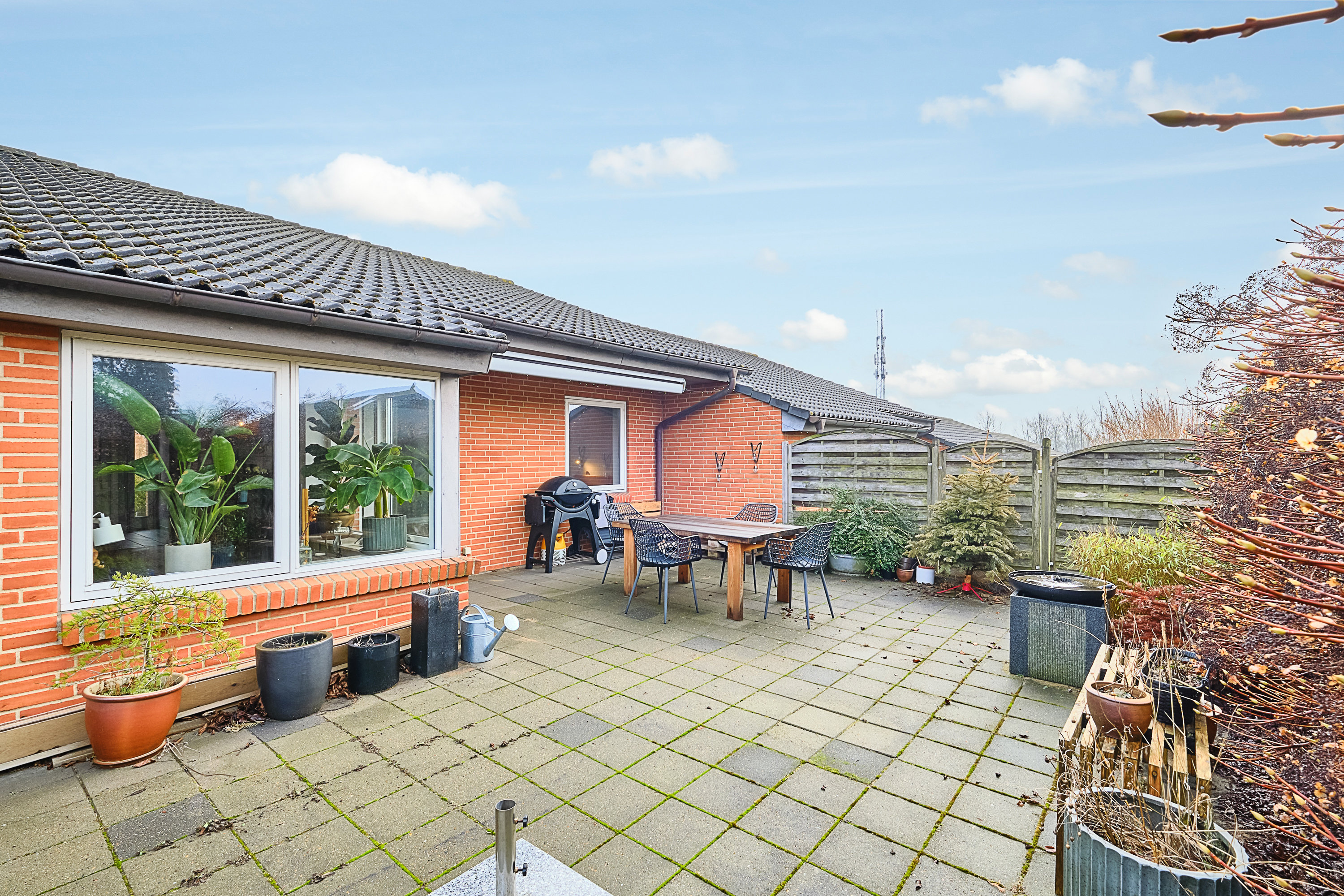 Fremhævet terrahave billede i fuldskærmstilstand. Billede af Hjortshøj Stationsvej 28A, 8530 Hjortshøj