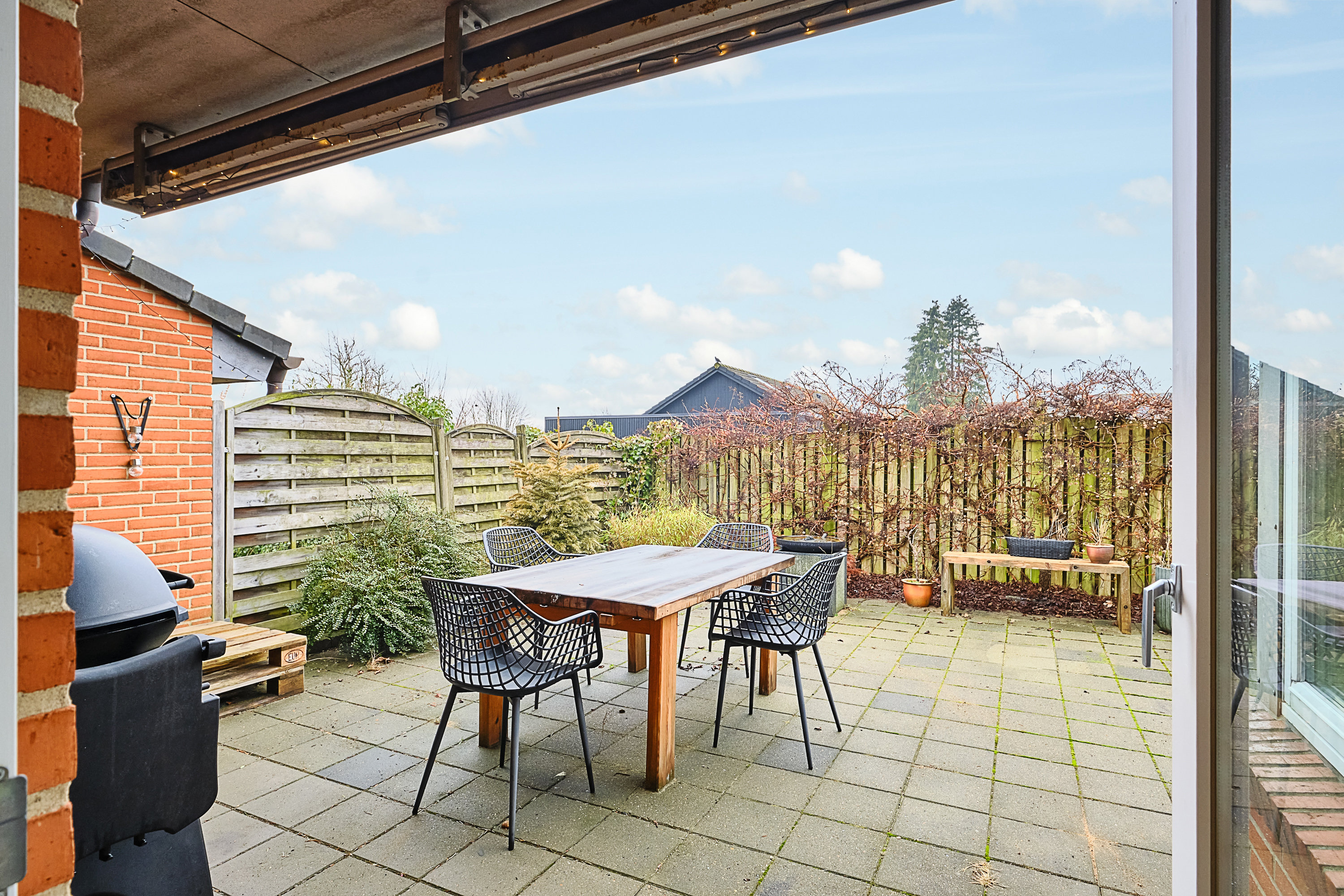 Fremhævet overdækket terrasse billede i fuldskærmstilstand. Billede af Hjortshøj Stationsvej 28A, 8530 Hjortshøj