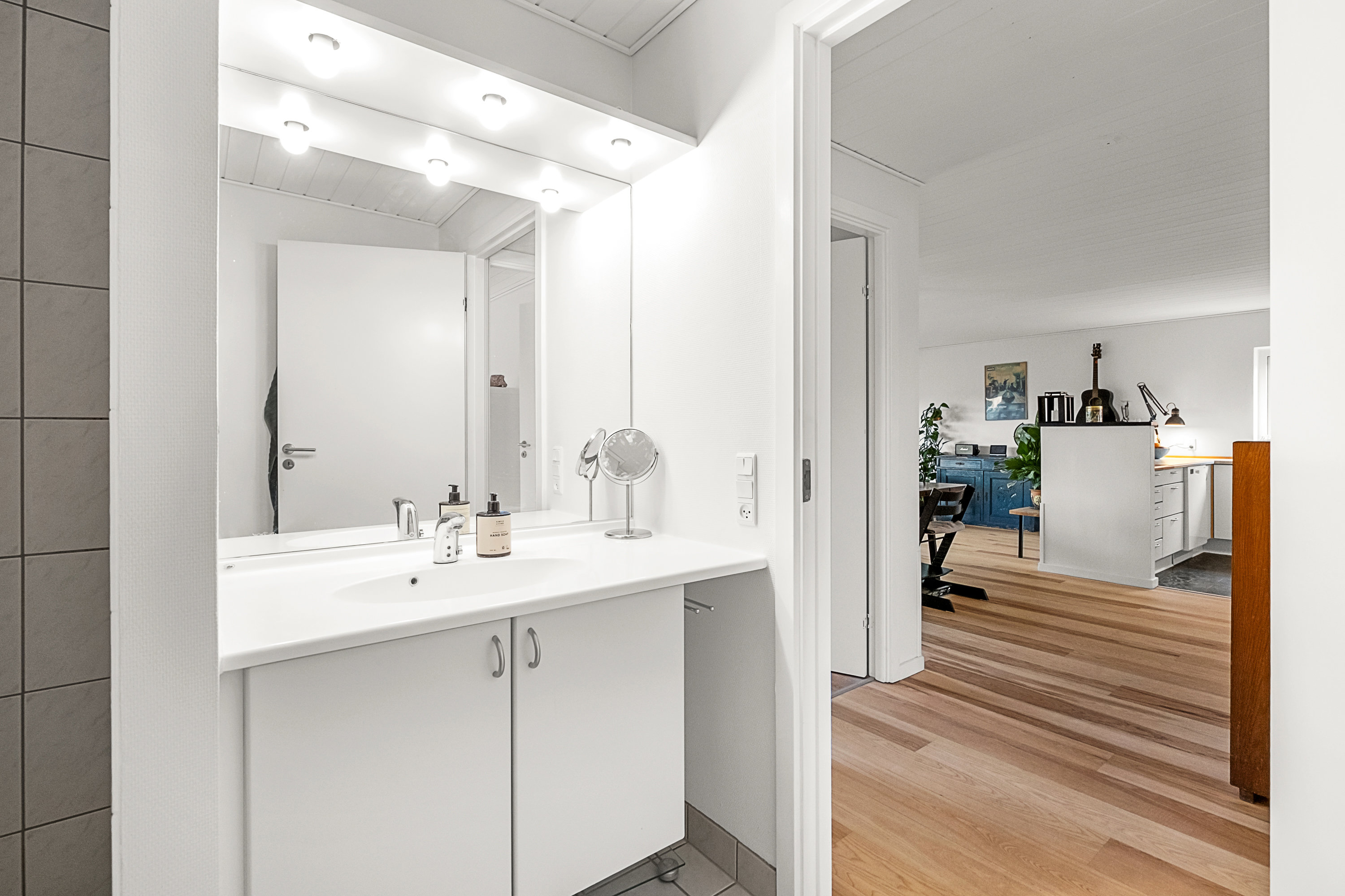 Fremhævet badeværelse billede i fuldskærmstilstand. Billede af Hjortshøj Stationsvej 28A, 8530 Hjortshøj