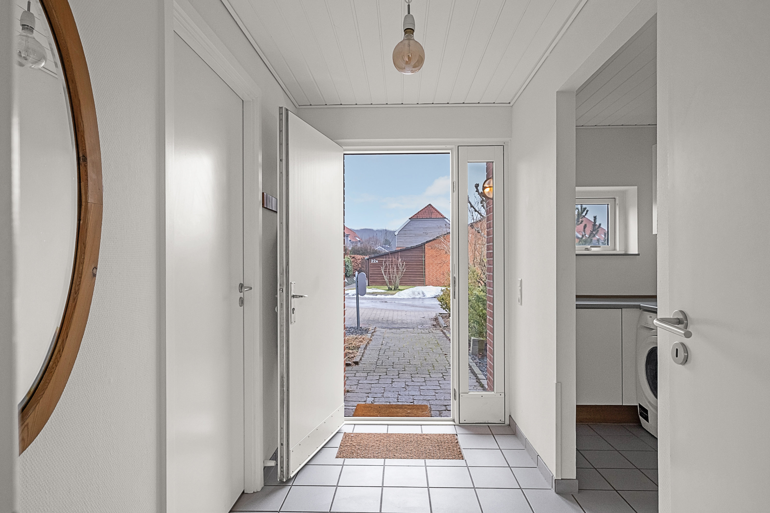 Fremhævet entré billede i fuldskærmstilstand. Billede af Hjortshøj Stationsvej 28A, 8530 Hjortshøj