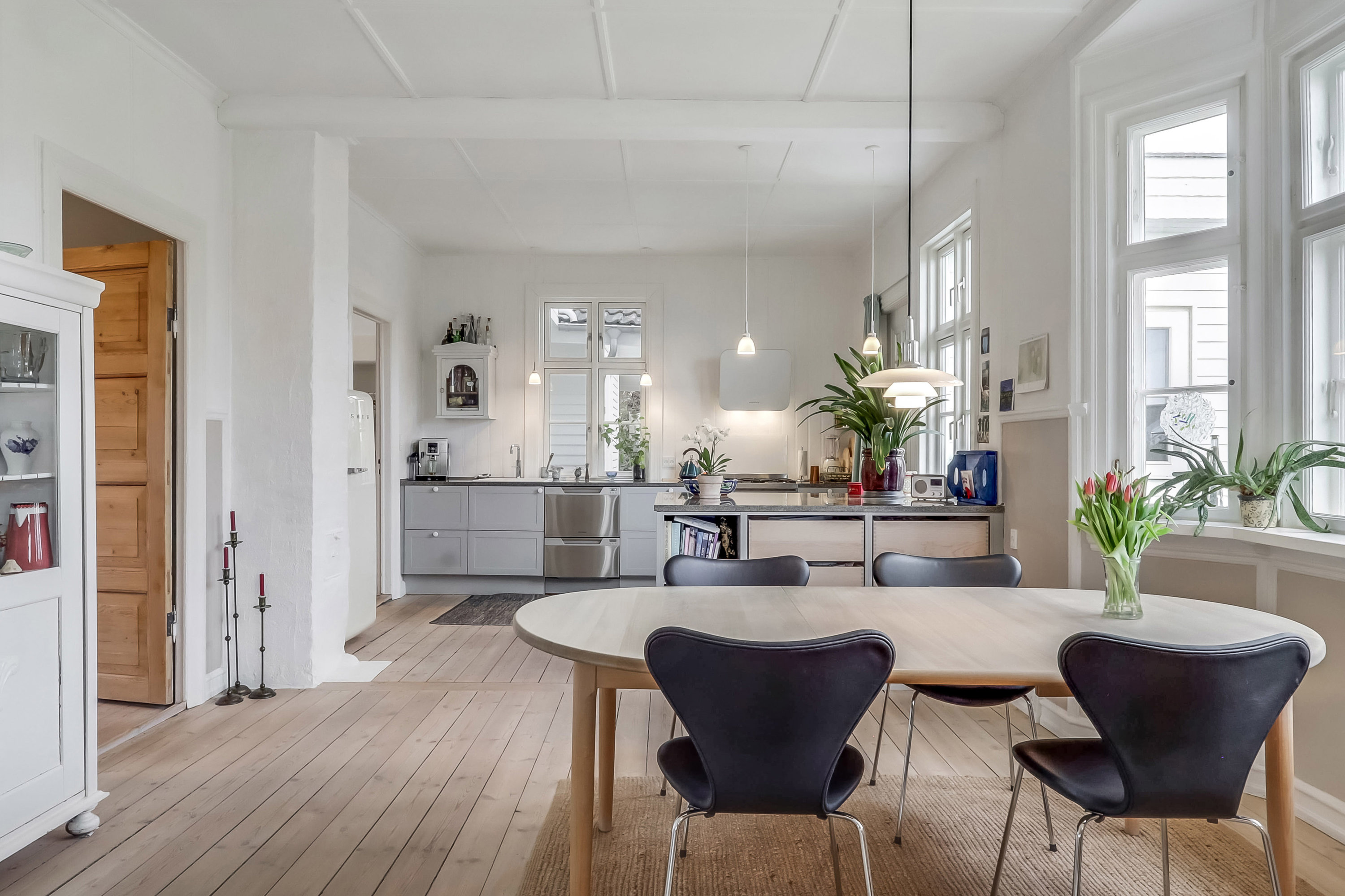 Fremhævet stue billede i fuldskærmstilstand. Billede af Strandhuse 30, 5700 Svendborg