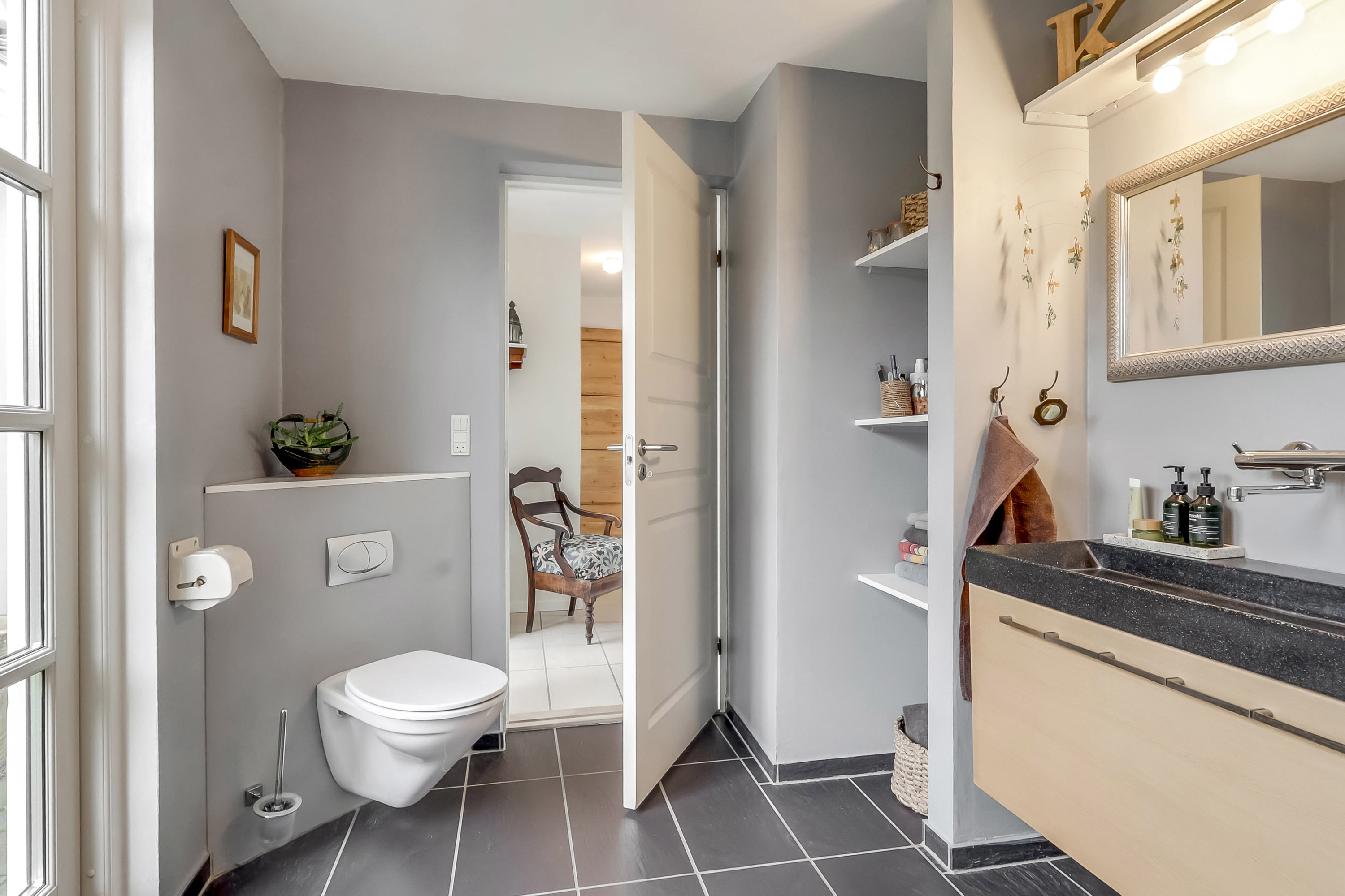 Fremhævet toilet billede i fuldskærmstilstand. Billede af Strandhuse 30, 5700 Svendborg