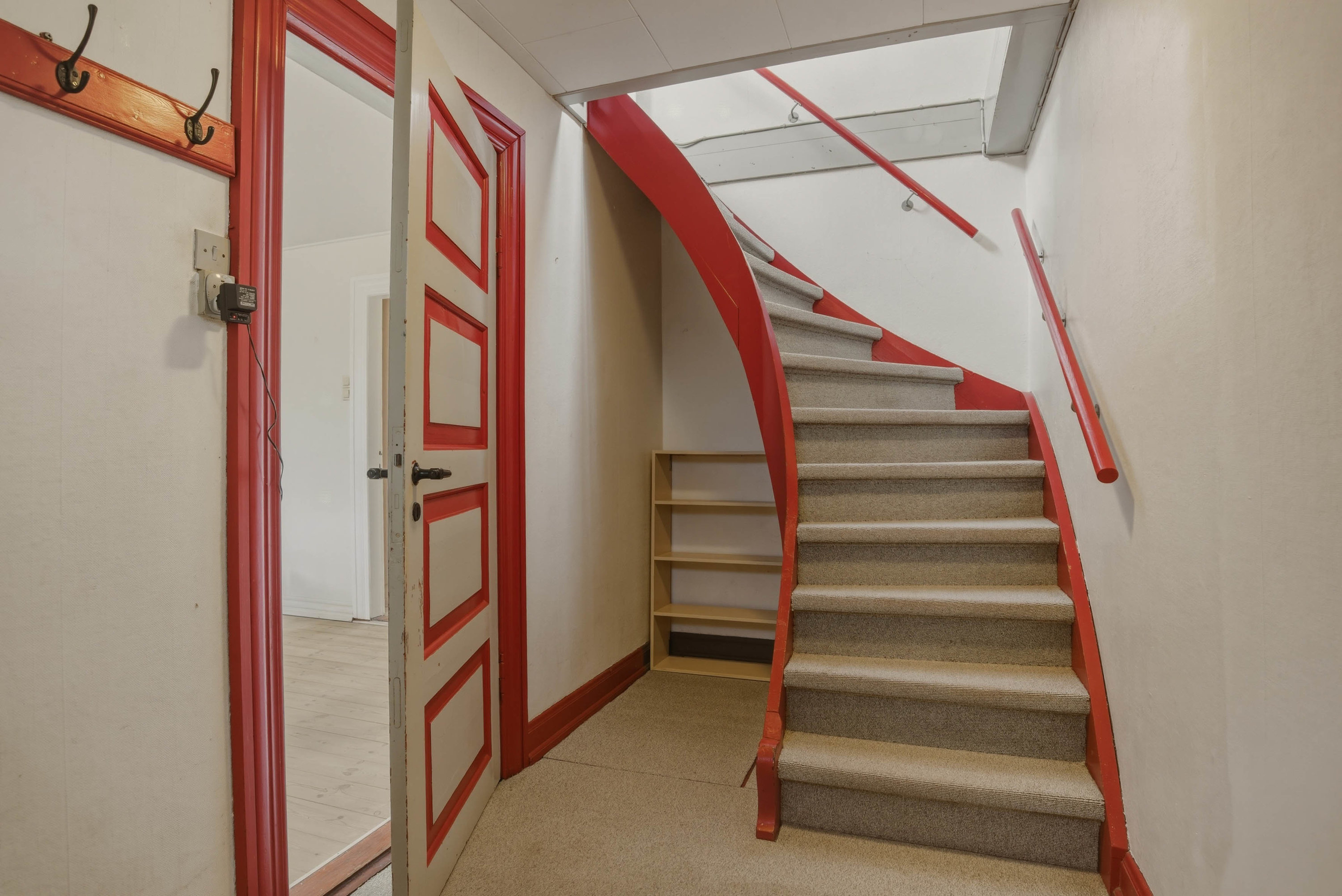 Fremhævet trappe billede i fuldskærmstilstand. Billede af Sognegårdsvej 1, Husby, 6990 Ulfborg