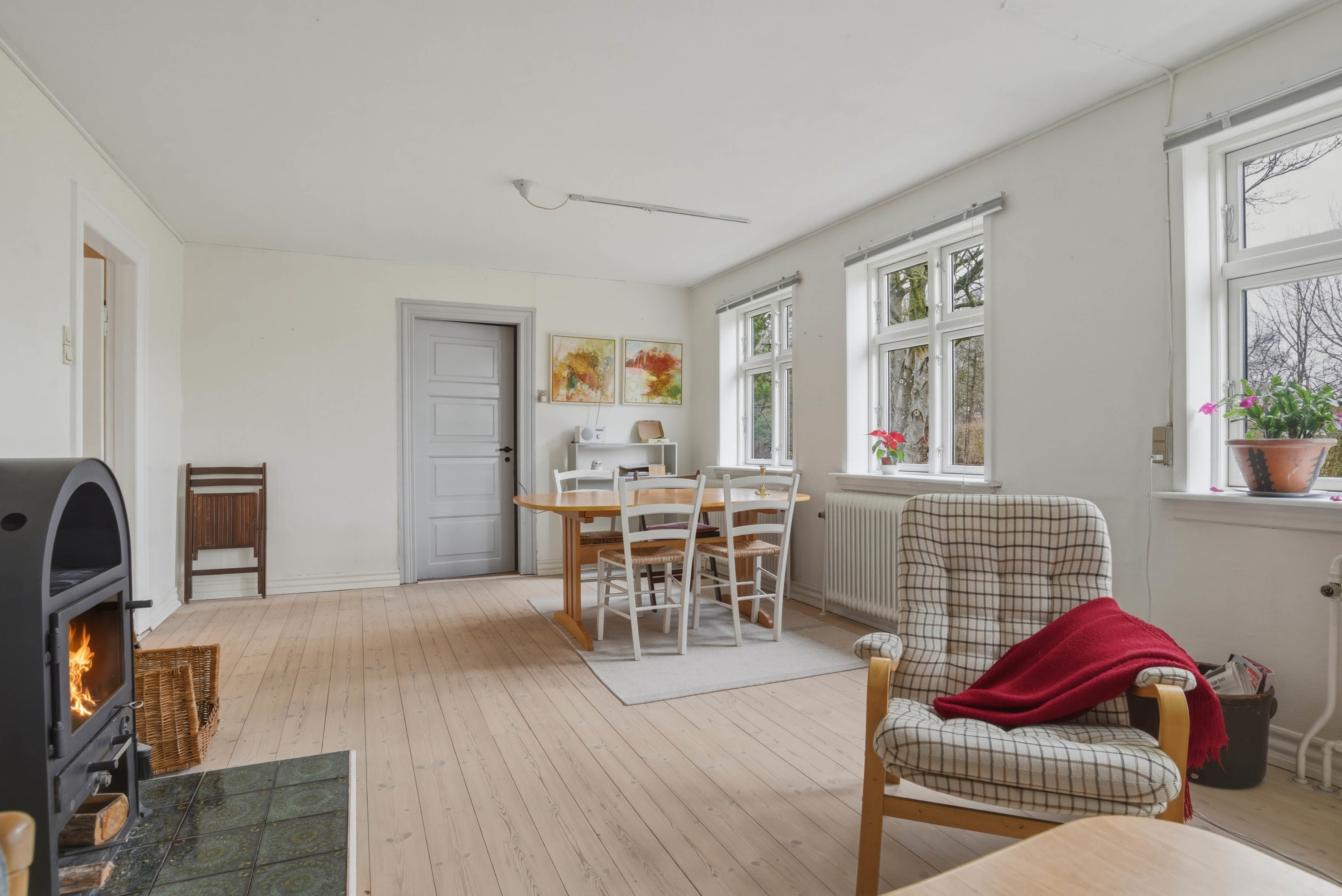 Fremhævet stue billede i fuldskærmstilstand. Billede af Sognegårdsvej 1, Husby, 6990 Ulfborg