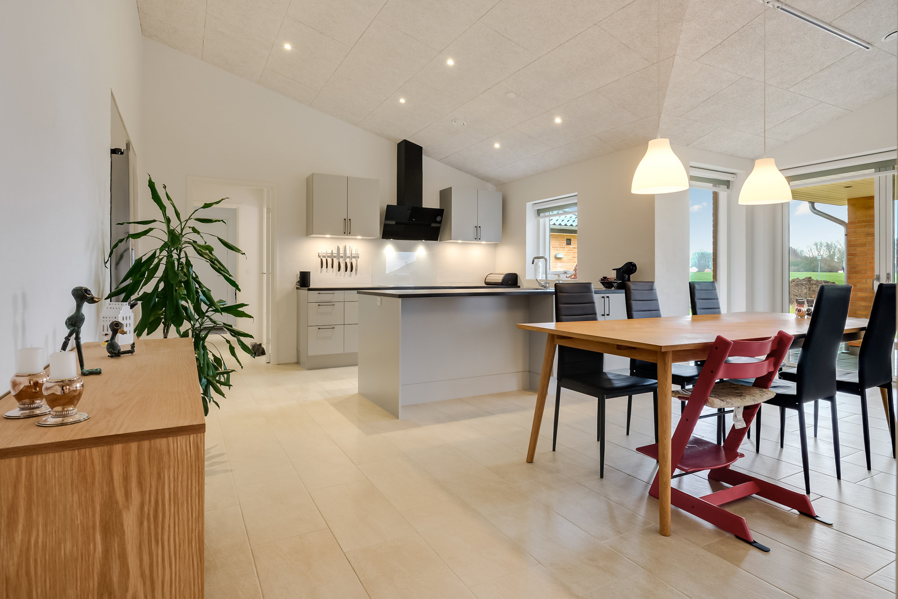 Fremhævet køkken alrum billede i fuldskærmstilstand. Billede af Fjordmarken 17, Skrillinge, 5500 Middelfart