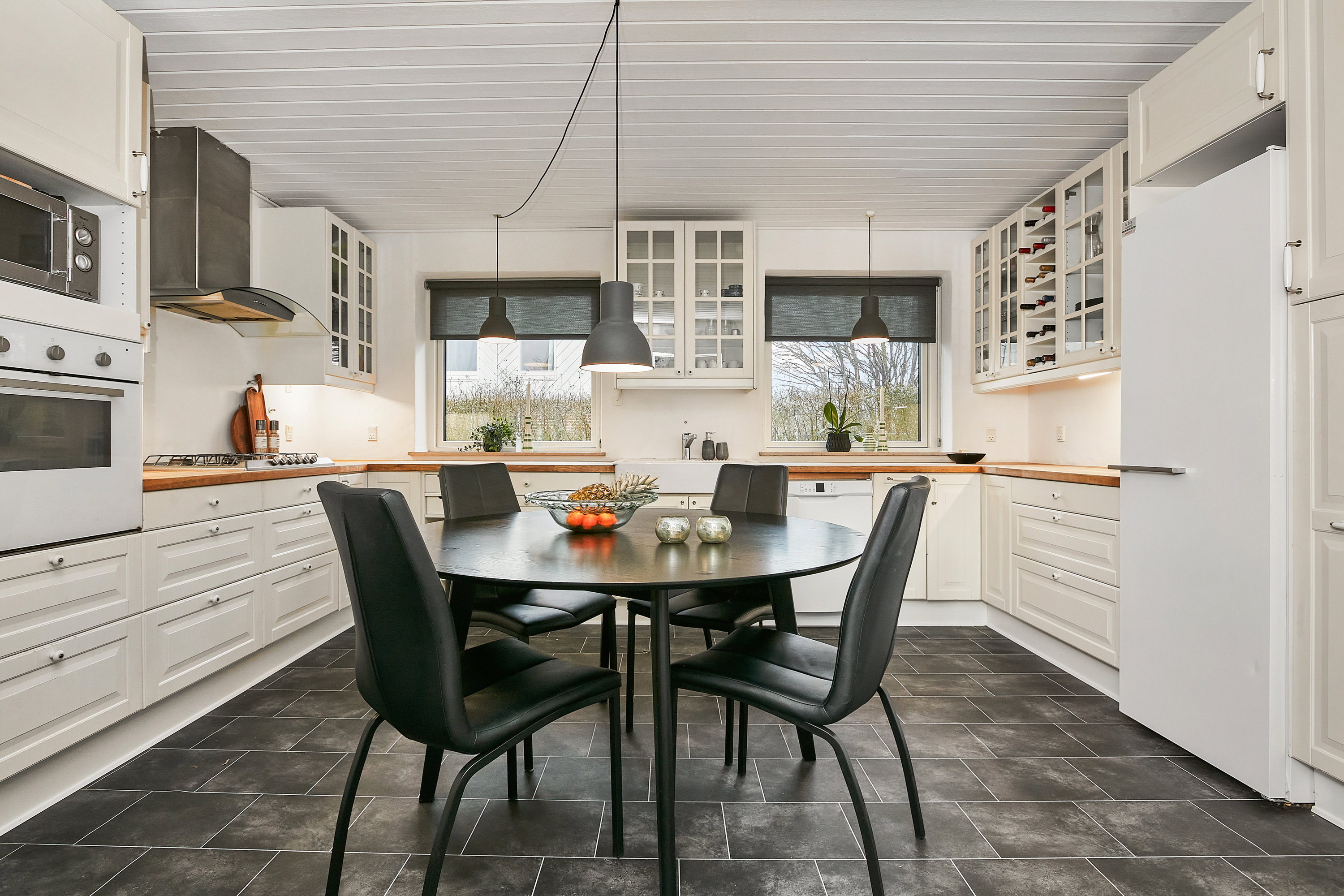 Fremhævet køkken billede i fuldskærmstilstand. Billede af Egernvej 1, 8700 Horsens