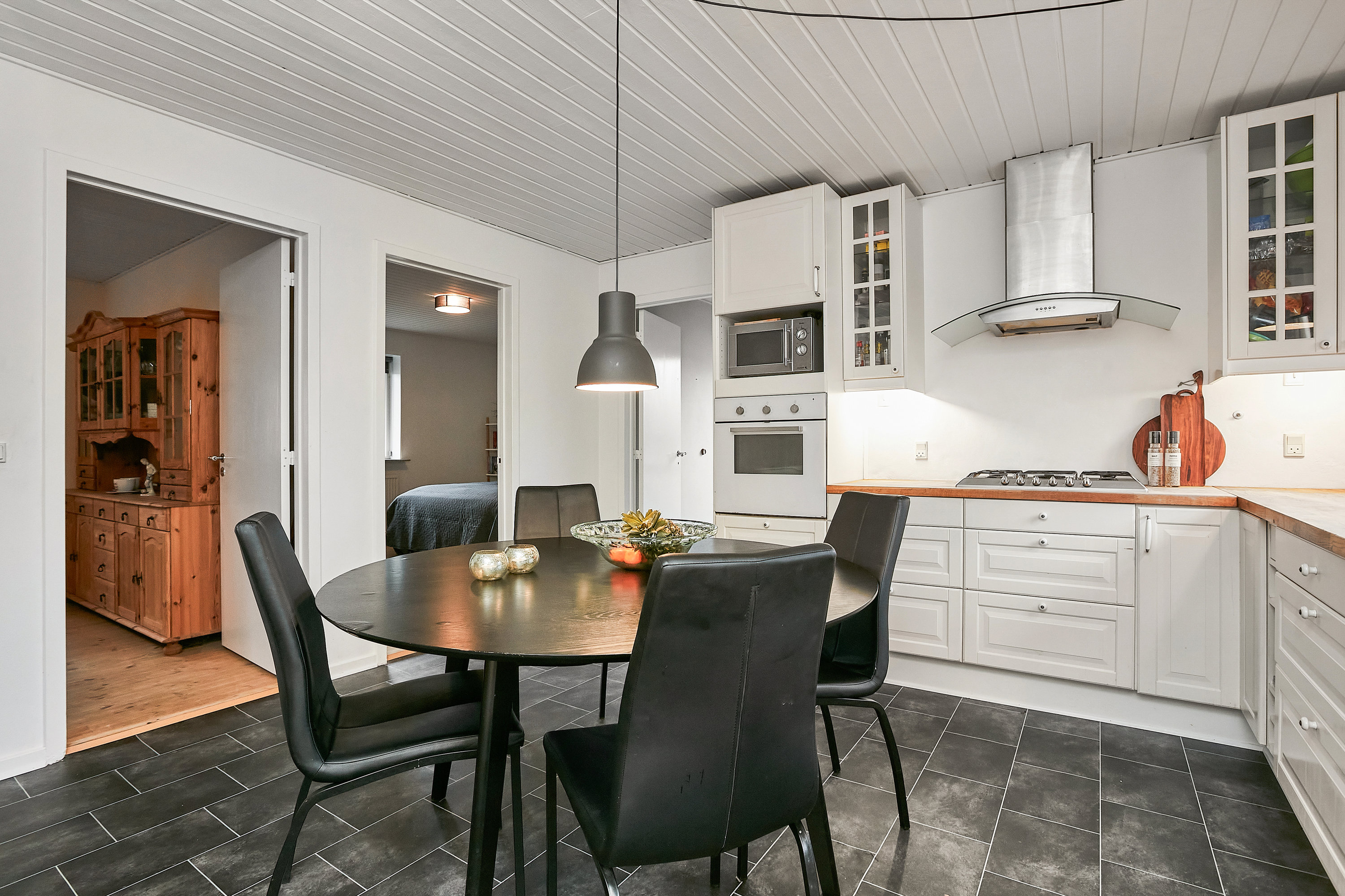 Fremhævet køkken billede i fuldskærmstilstand. Billede af Egernvej 1, 8700 Horsens