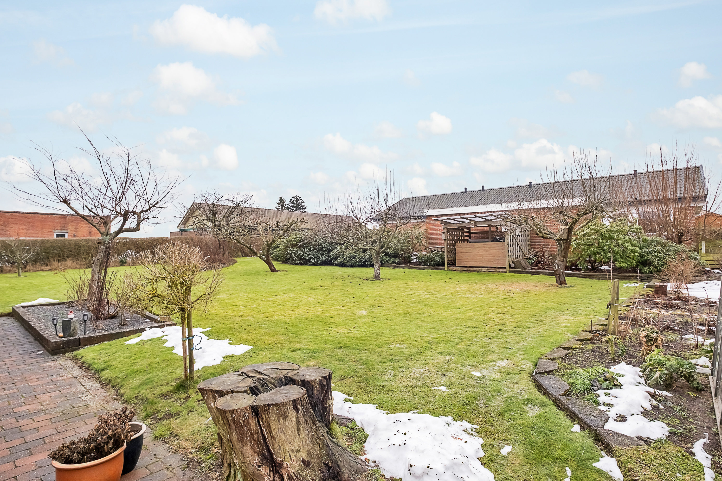 Fremhævet have billede i fuldskærmstilstand. Billede af Ørnehøjen 21, 8520 Lystrup