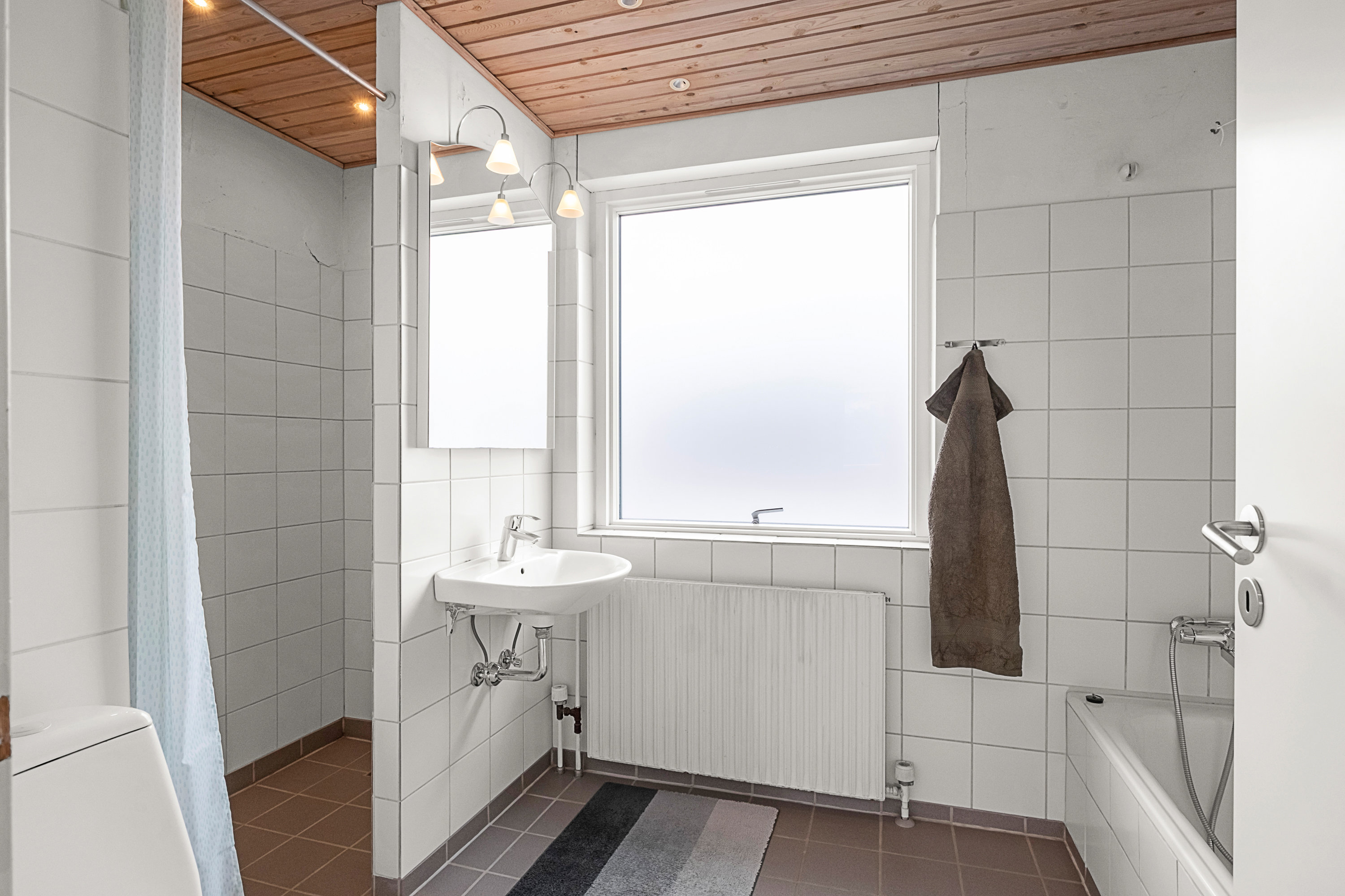 Fremhævet badeværelse billede i fuldskærmstilstand. Billede af Ørnehøjen 21, 8520 Lystrup