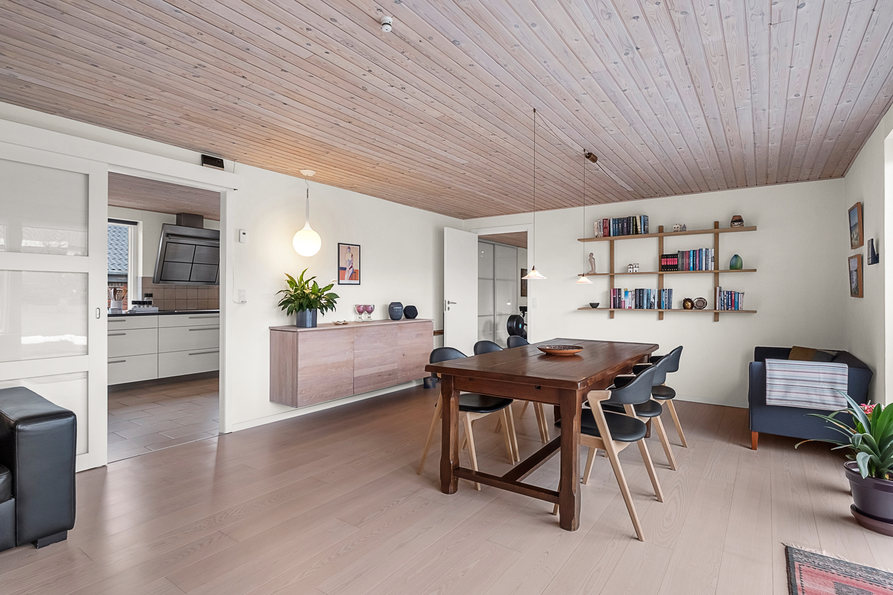 Fremhævet stue billede i fuldskærmstilstand. Billede af Ørnehøjen 21, 8520 Lystrup