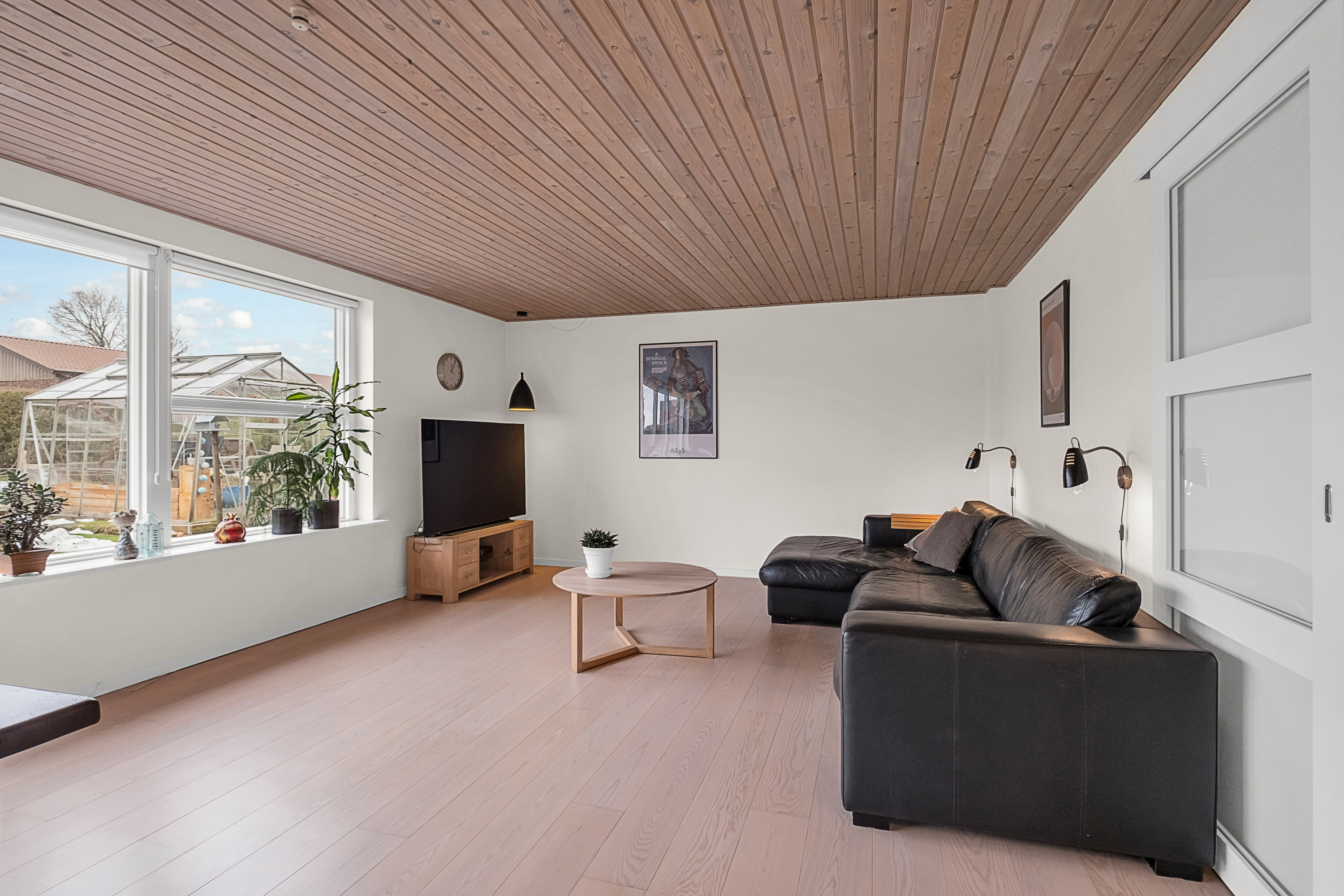 Fremhævet stue billede i fuldskærmstilstand. Billede af Ørnehøjen 21, 8520 Lystrup