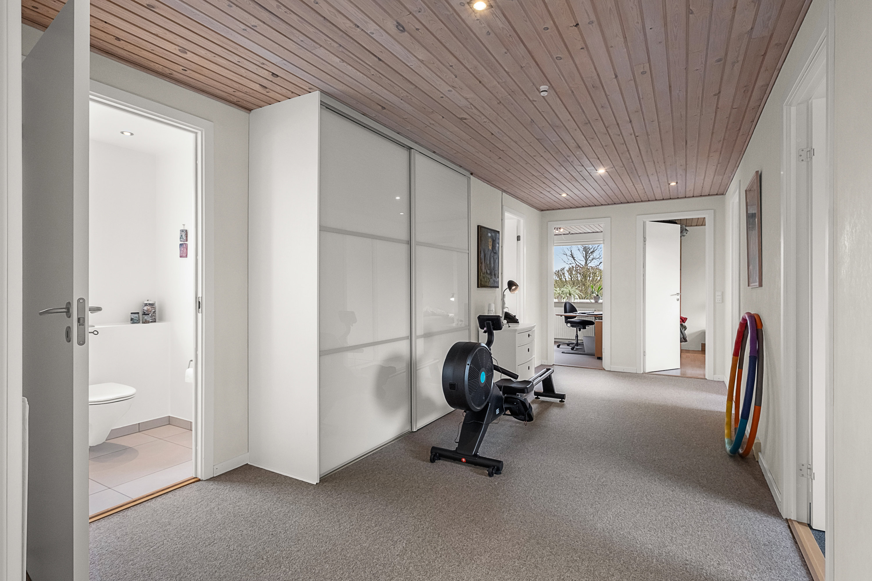 Fremhævet gang billede i fuldskærmstilstand. Billede af Ørnehøjen 21, 8520 Lystrup