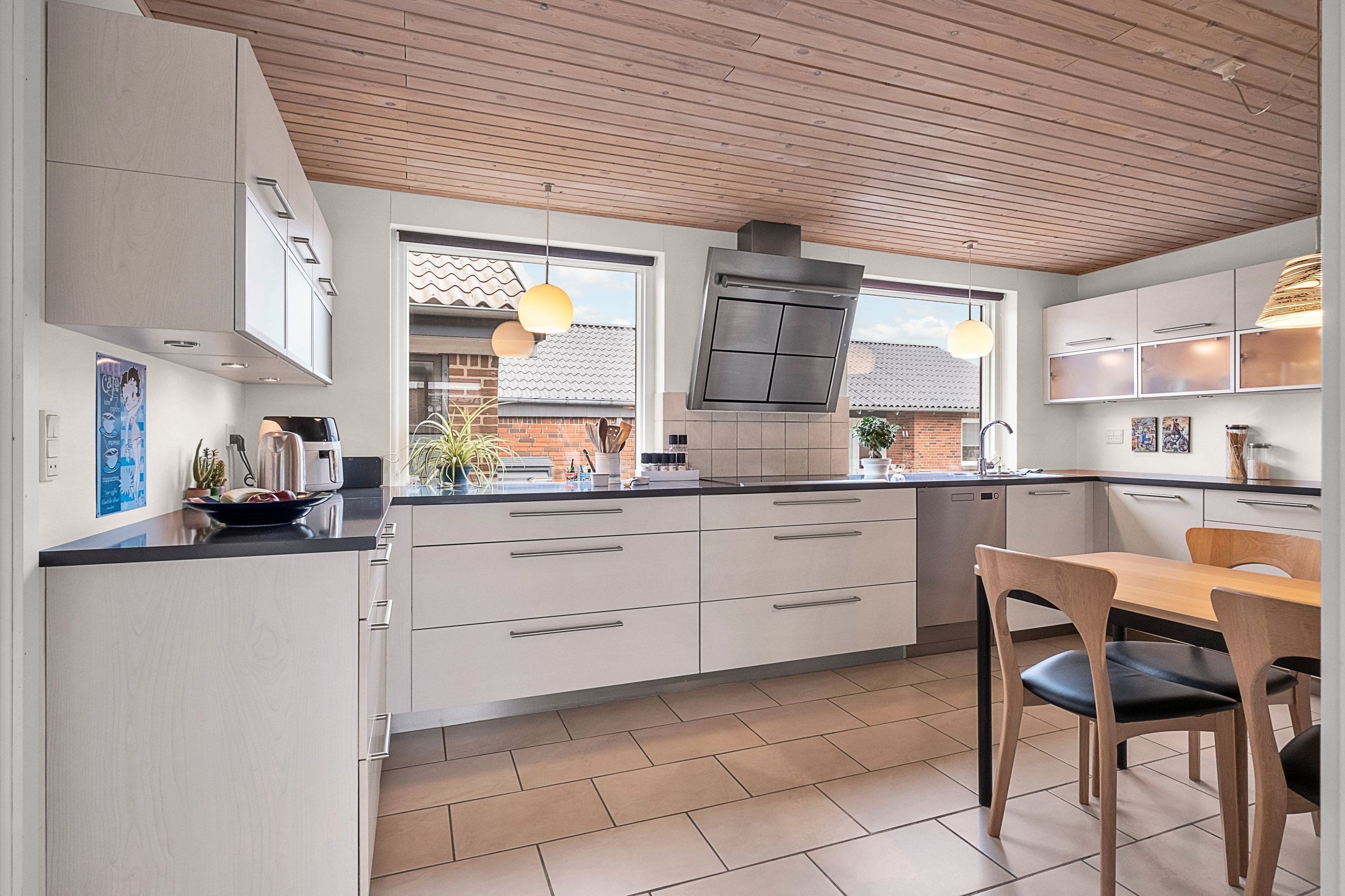 Fremhævet køkken billede i fuldskærmstilstand. Billede af Ørnehøjen 21, 8520 Lystrup