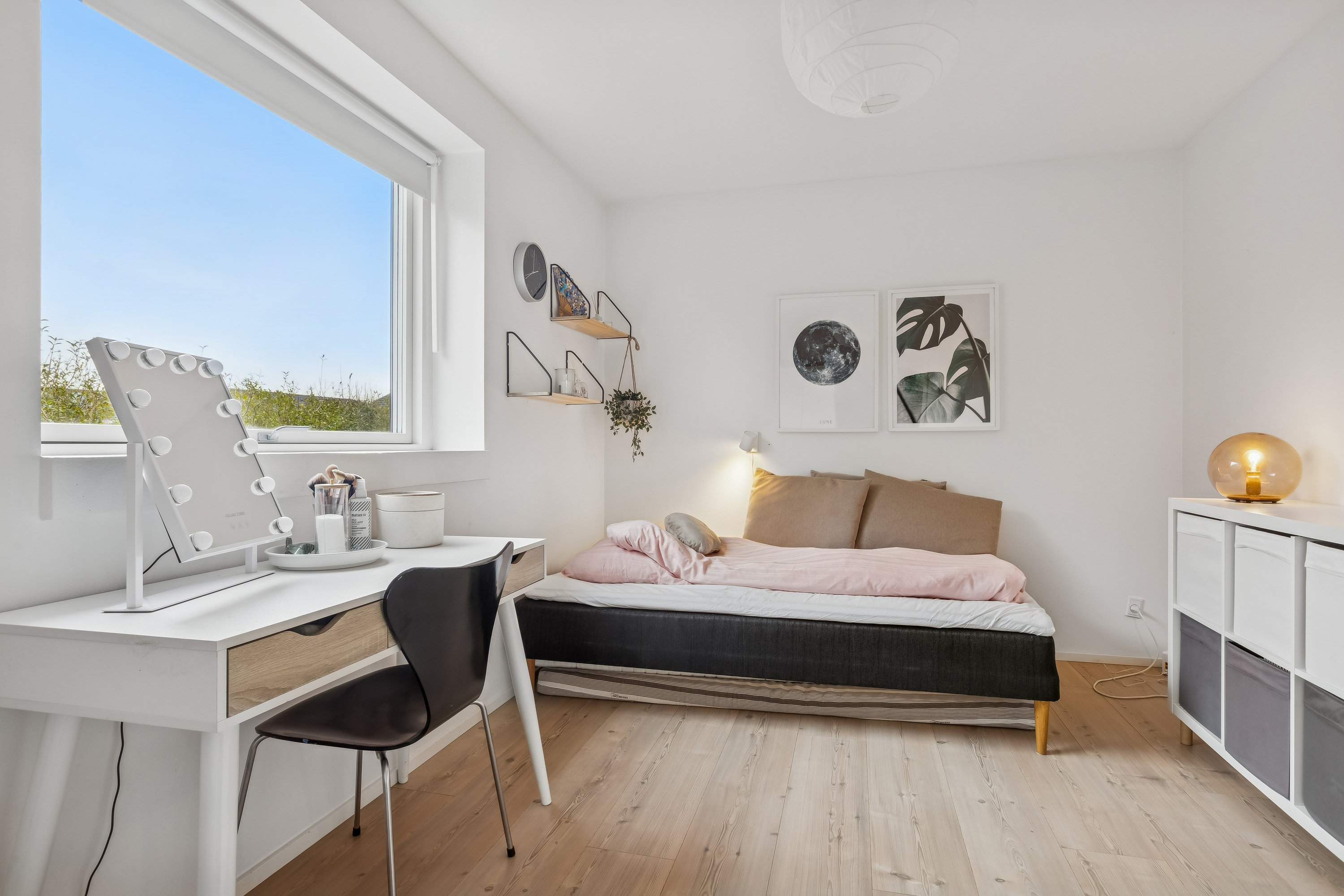 Fremhævet værelse billede i fuldskærmstilstand. Billede af Starup Alle 22, 2770 Kastrup