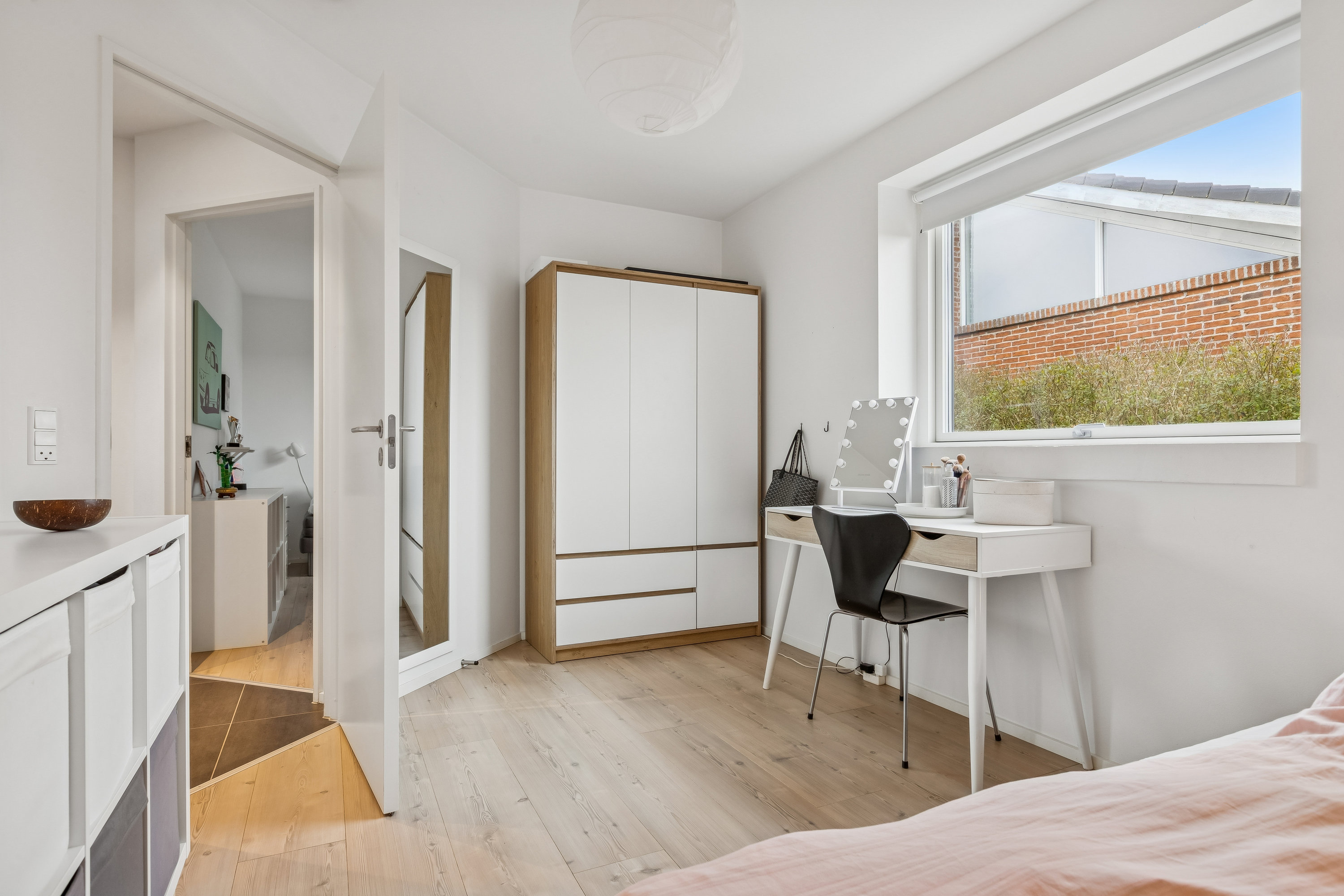 Fremhævet værelse billede i fuldskærmstilstand. Billede af Starup Alle 22, 2770 Kastrup