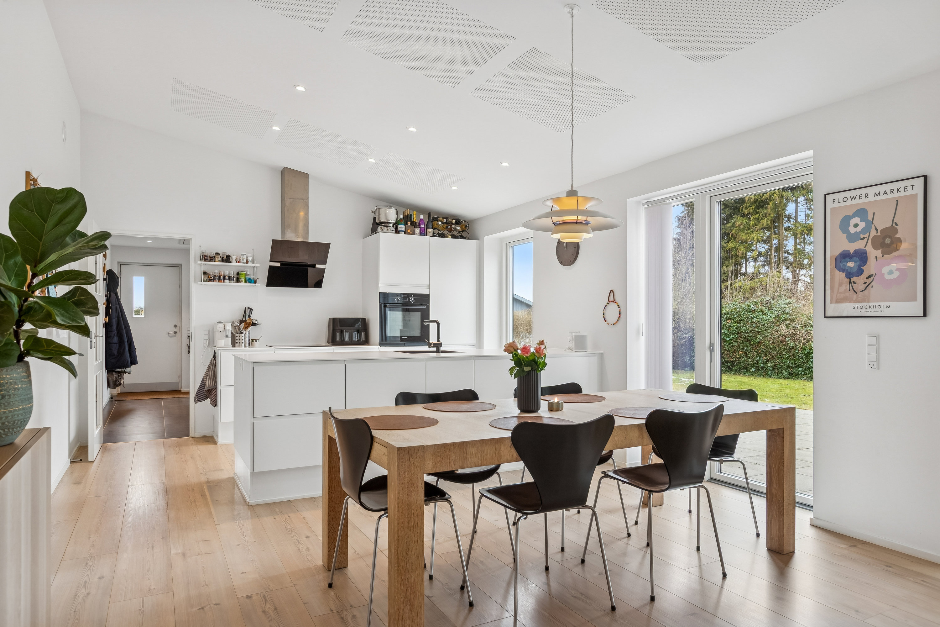 Fremhævet alrum billede i fuldskærmstilstand. Billede af Starup Alle 22, 2770 Kastrup