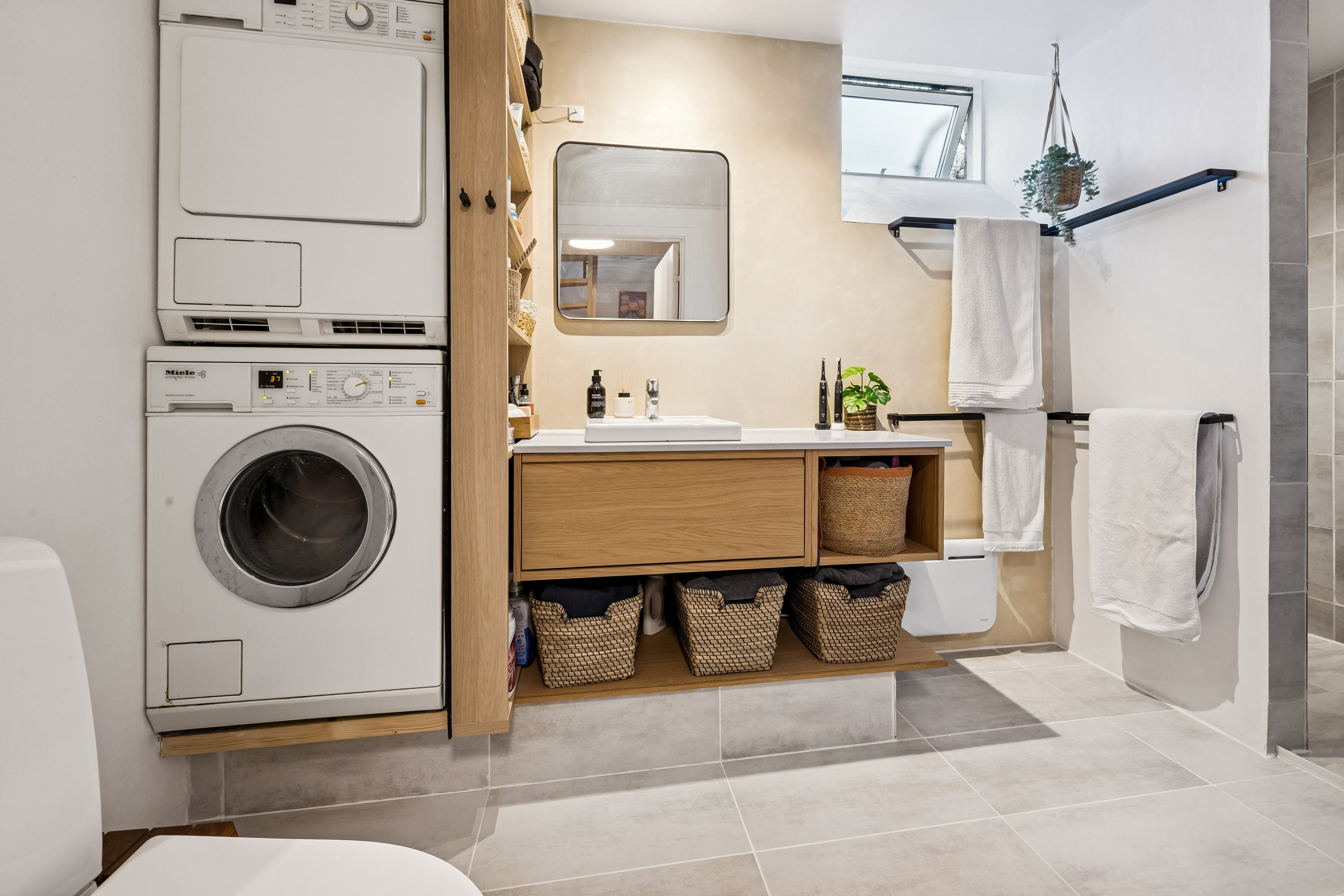 Fremhævet badeværelse billede i fuldskærmstilstand. Billede af Bagsværdvej 95, 2800 Kongens Lyngby