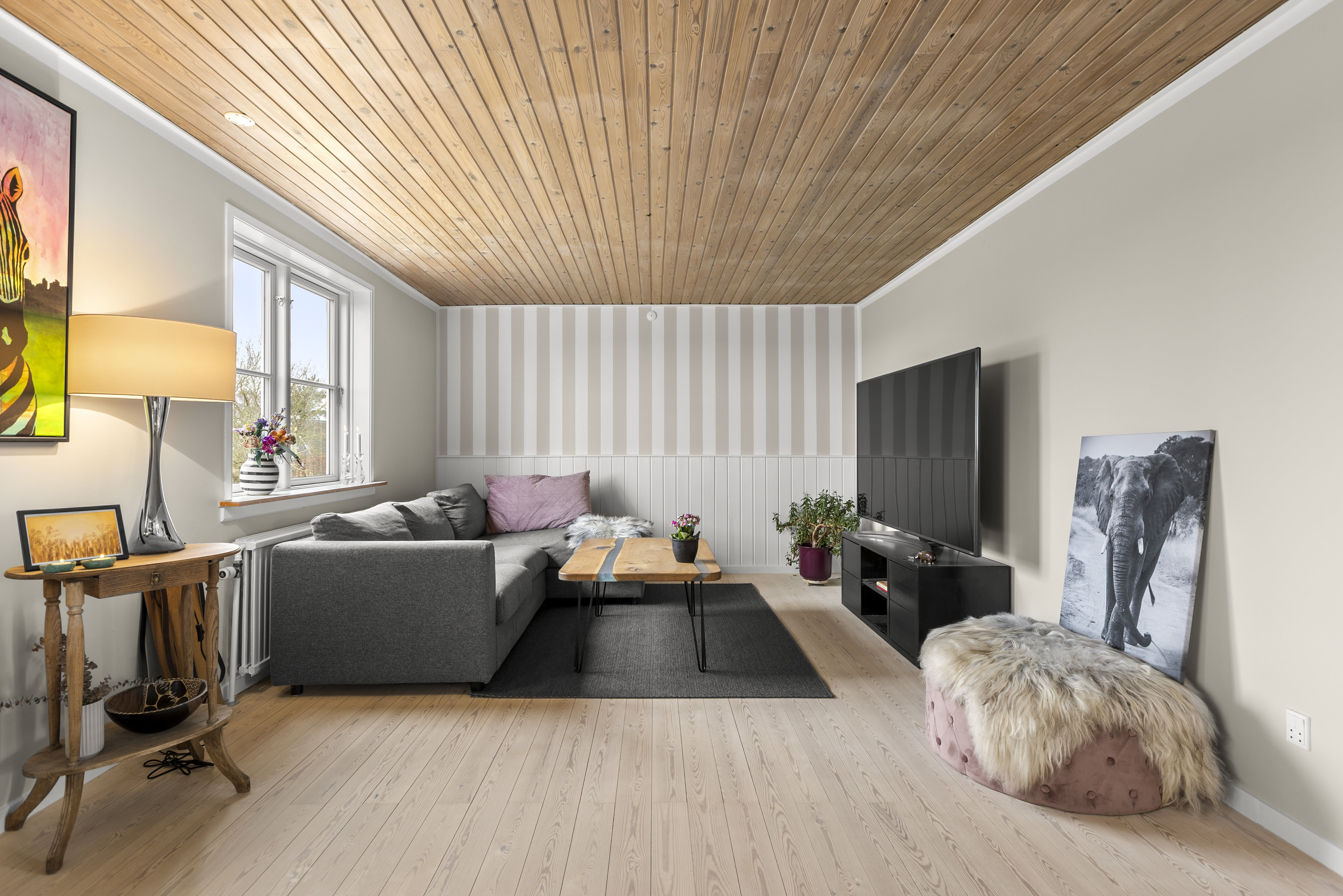 Fremhævet stue billede i fuldskærmstilstand. Billede af Tranemosevej 133, 4400 Kalundborg