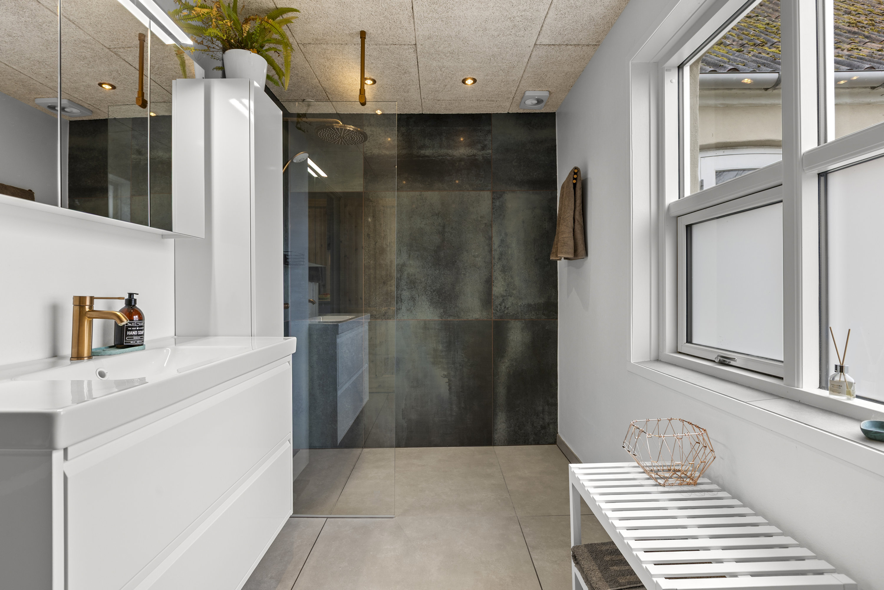 Fremhævet badeværelse billede i fuldskærmstilstand. Billede af Tranemosevej 133, 4400 Kalundborg