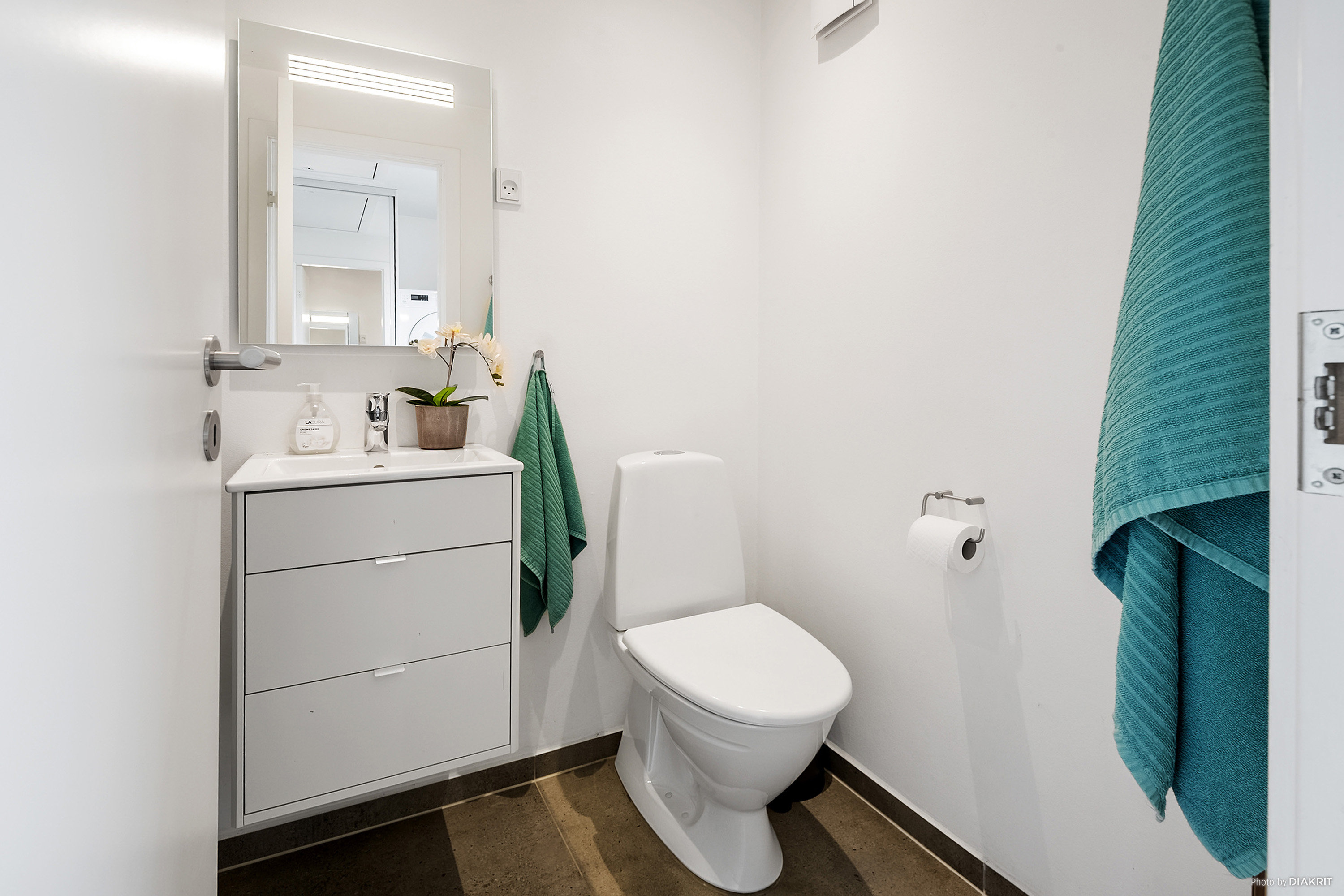 Fremhævet toilet billede i fuldskærmstilstand. Billede af Gåsebanken 19, 4681 Herfølge